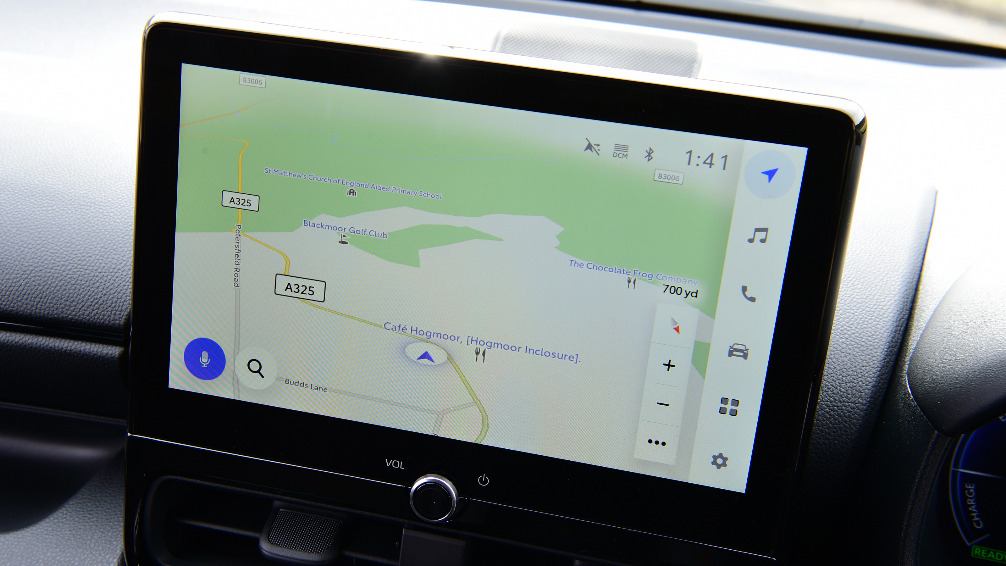 Toyota Yaris Carbuyer infotainment