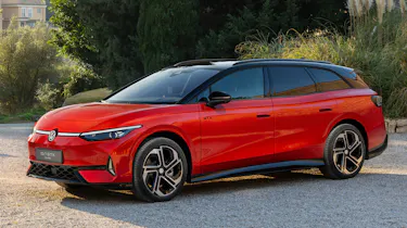 Volkswagen ID7 GTX Tourer front quarter