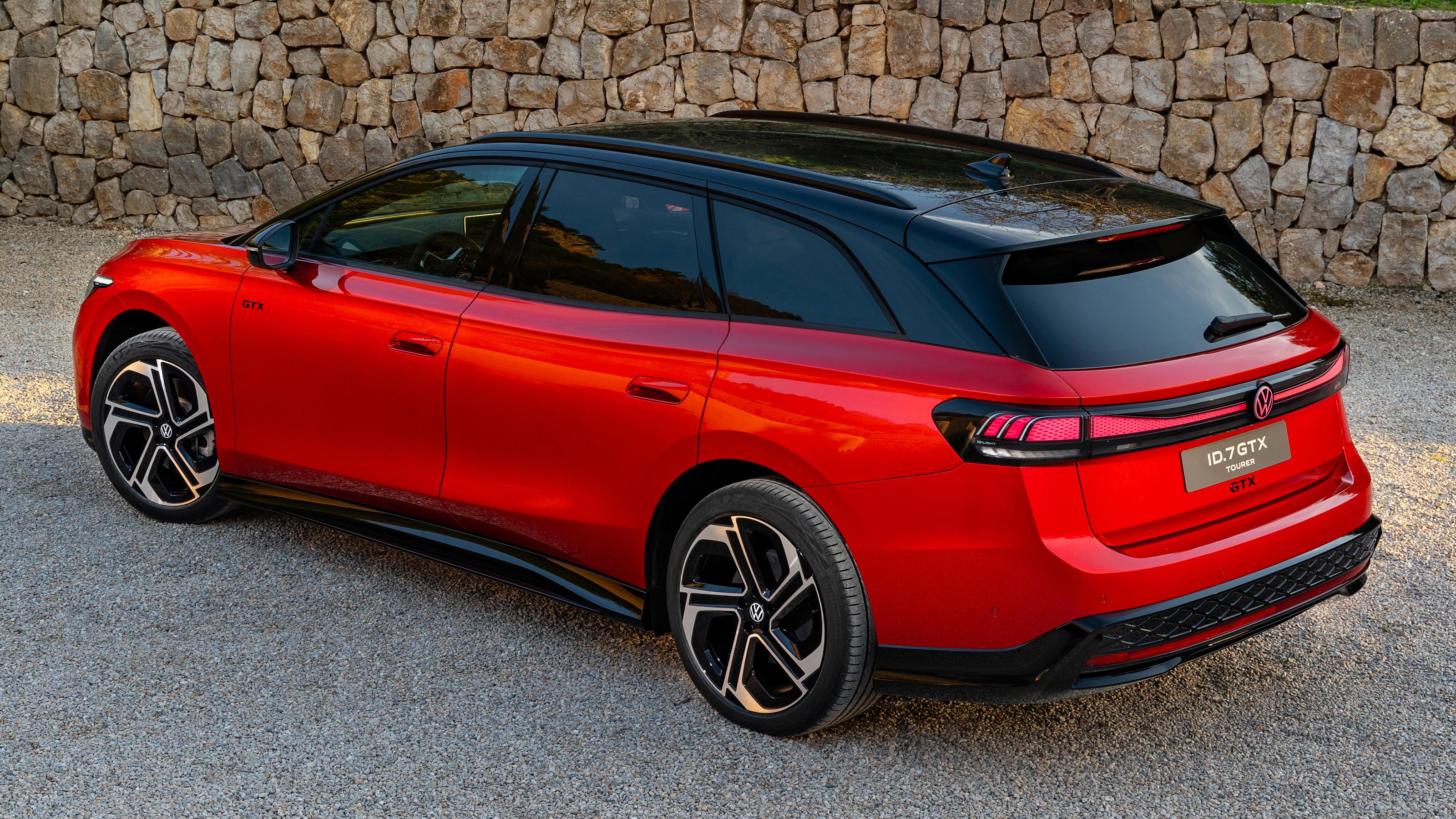Volkswagen ID7 GTX Tourer rear quarter