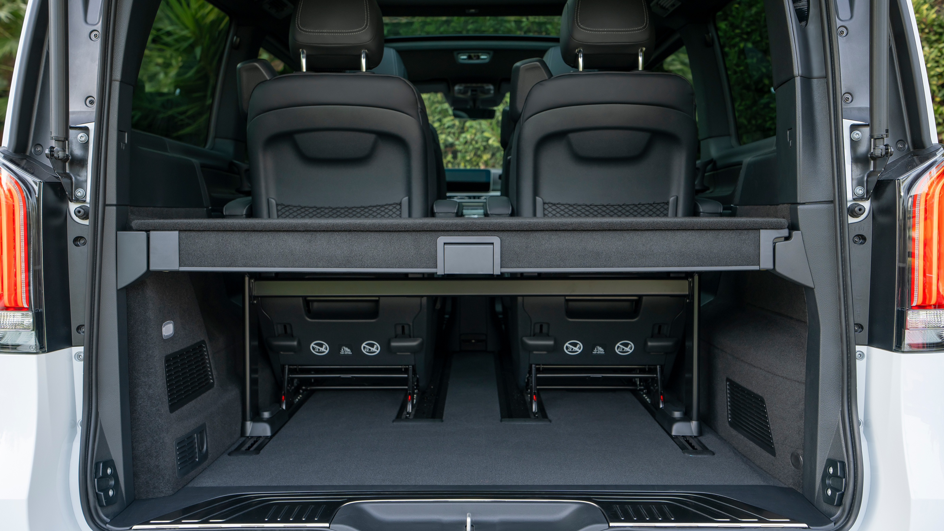Mercedes V-Class boot