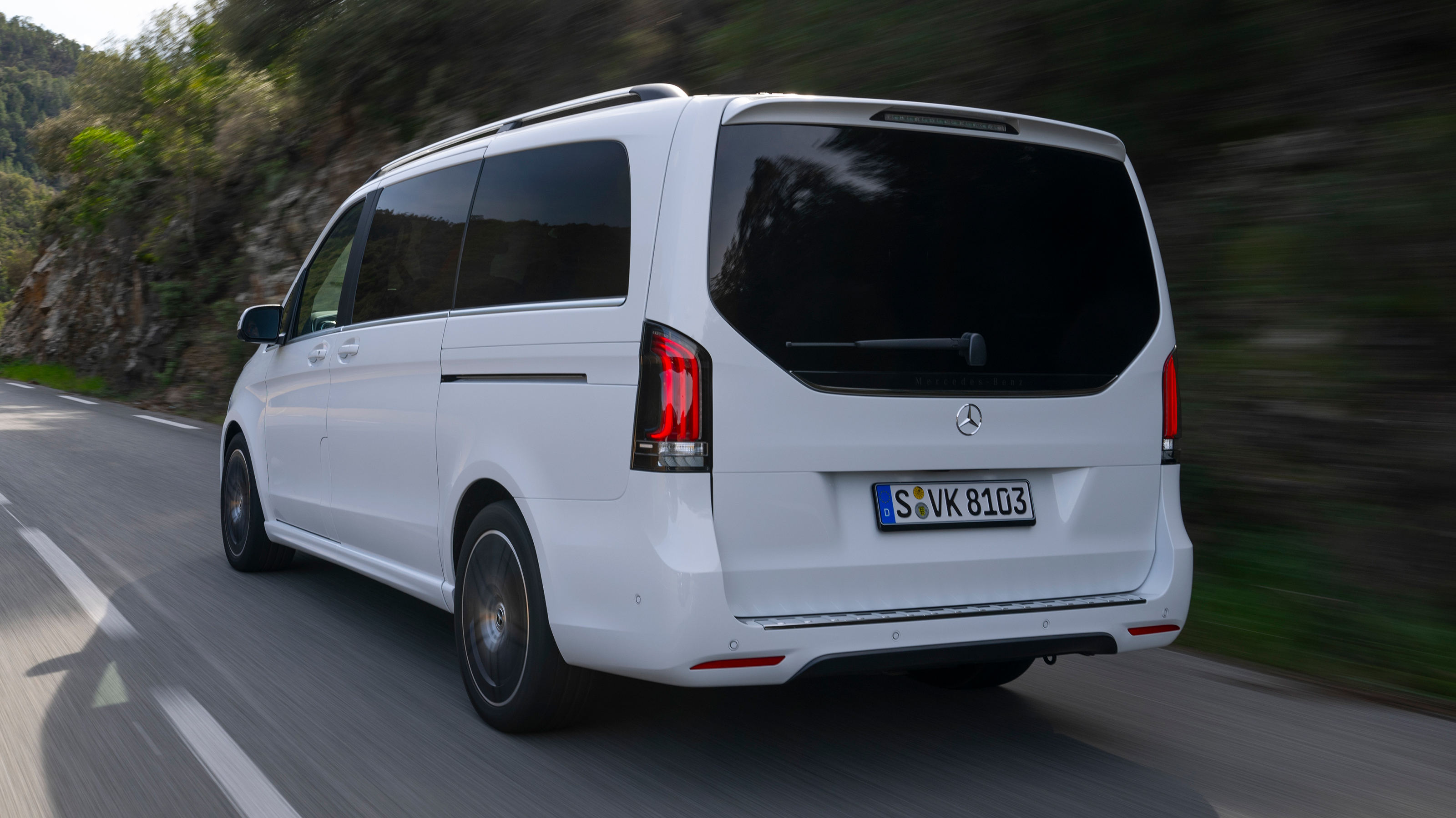 Mercedes V-Class rear quarter dynamic