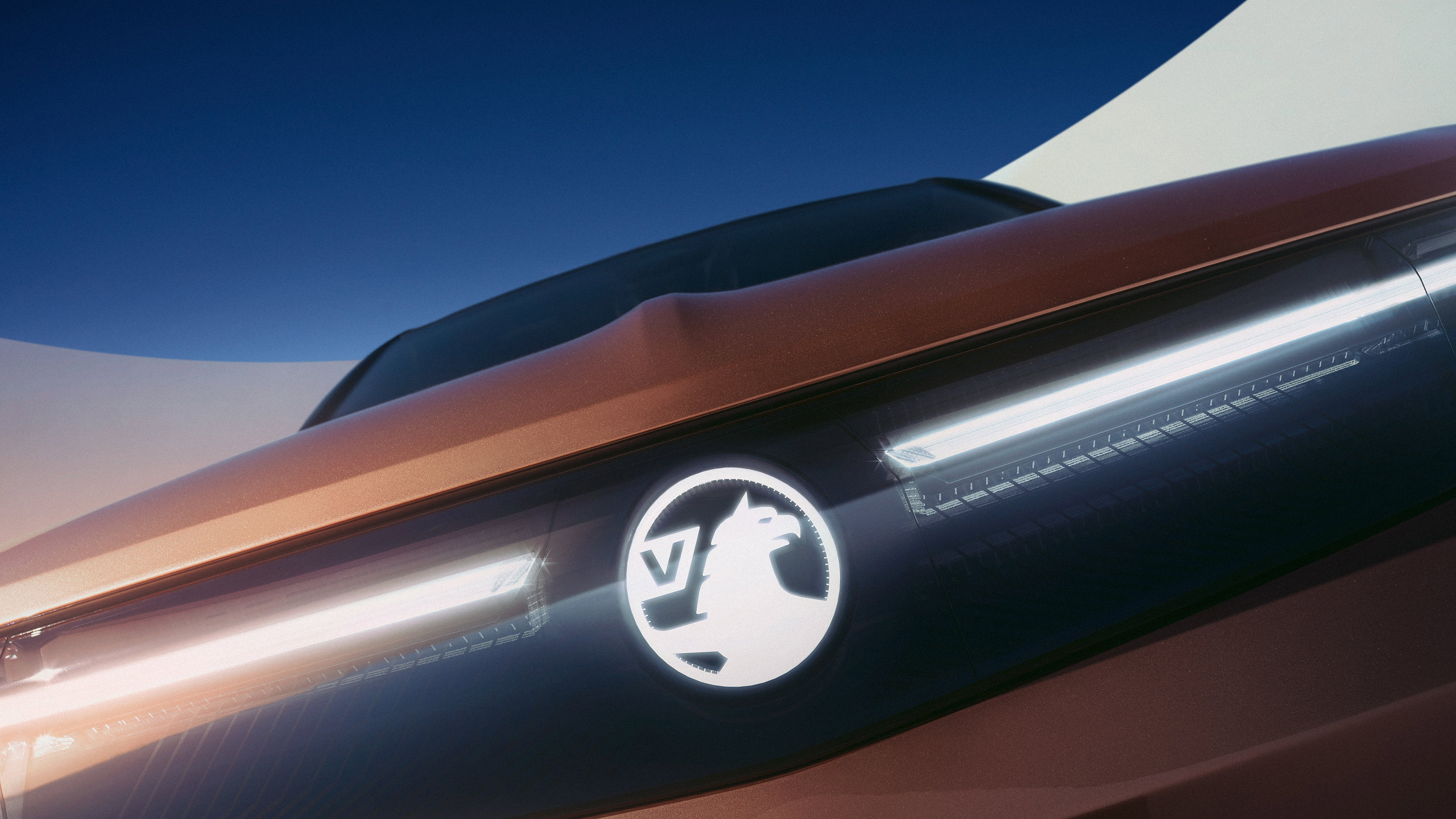 Vauxhall Grandland front emblem
