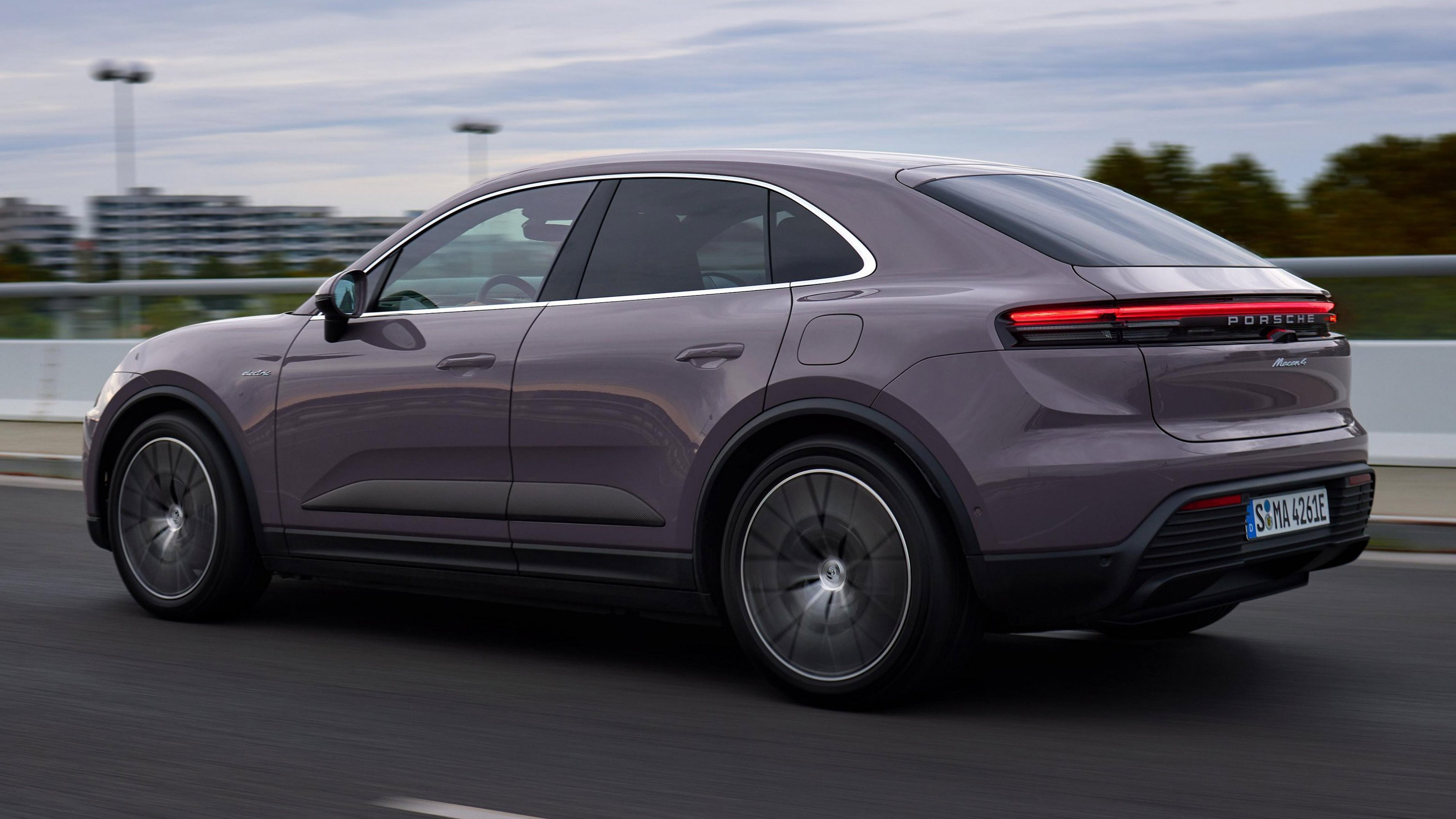 Porsche Macan Electric rear 3/4 tracking