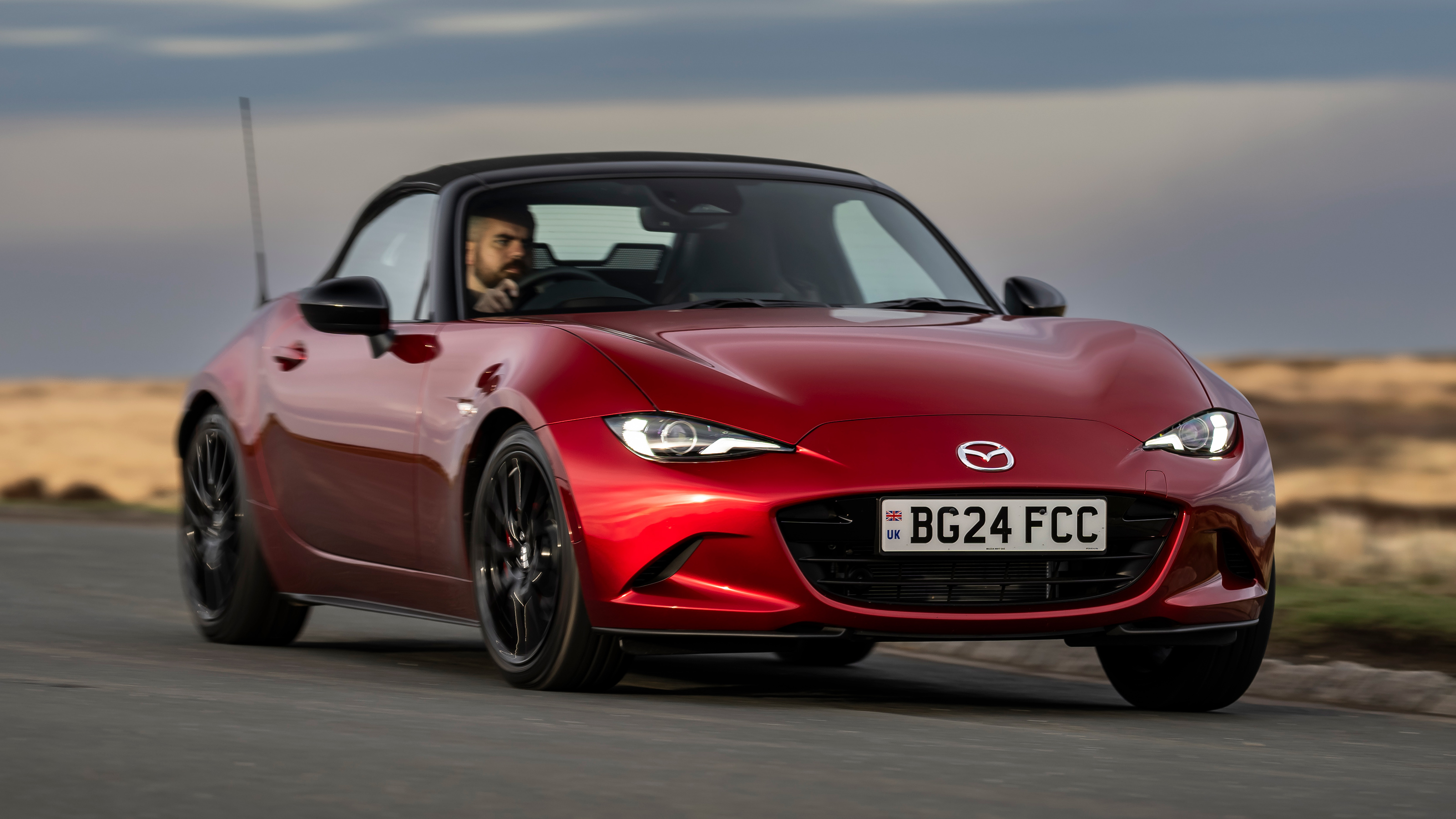 2024 Mazda MX-5 cornering roof up