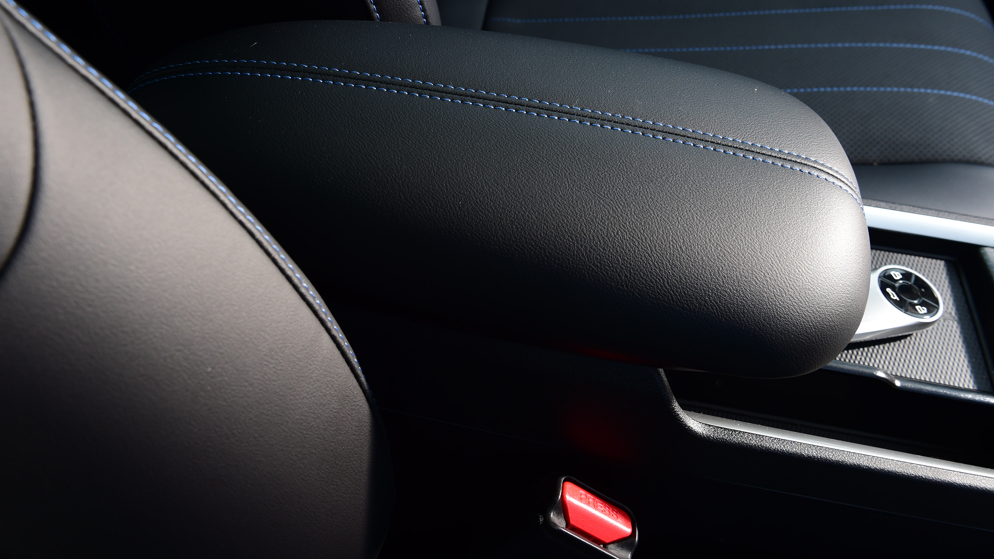 GWM Ora 03 armrest