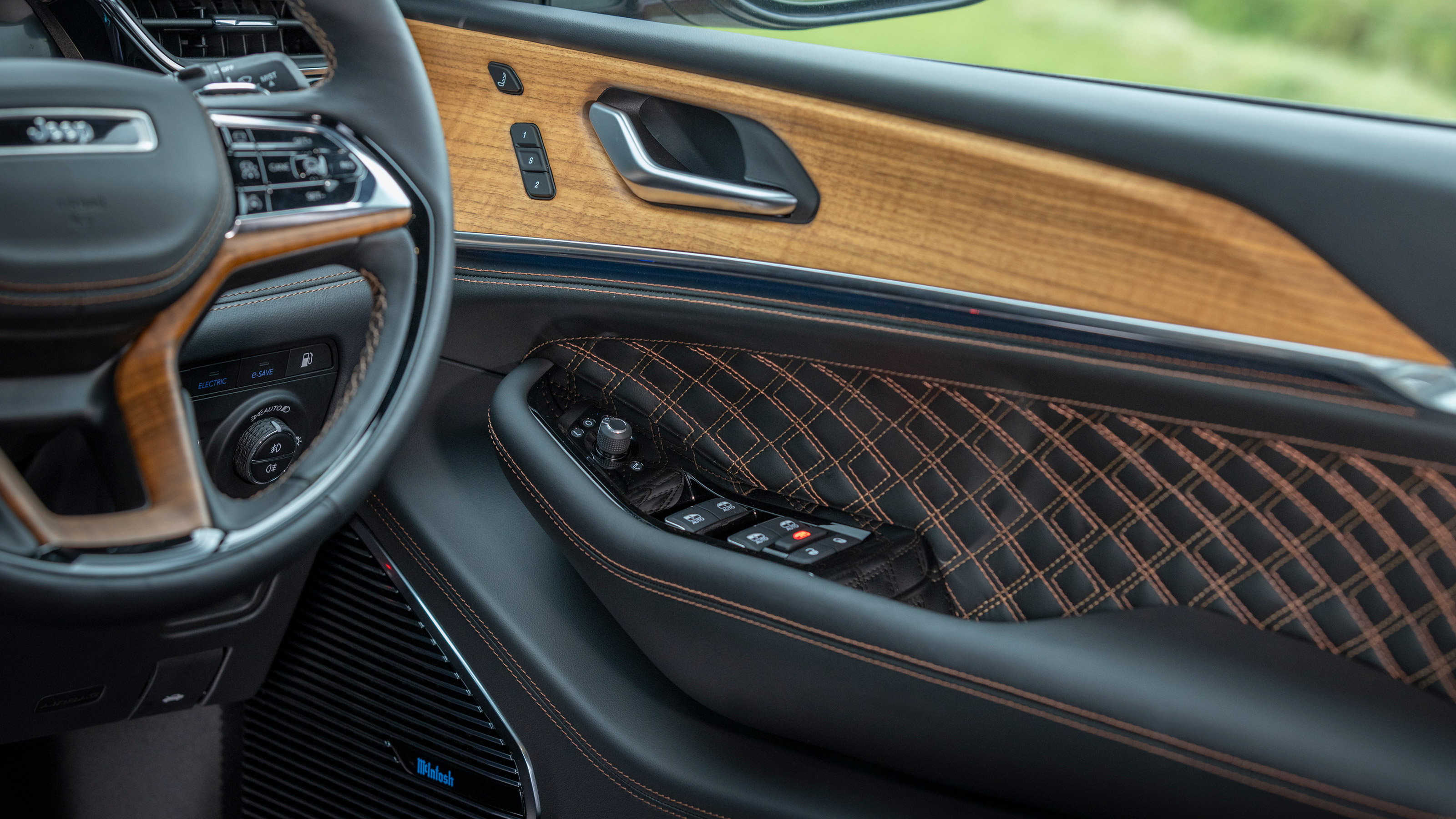 Jeep Grand Cherokee wooden trim