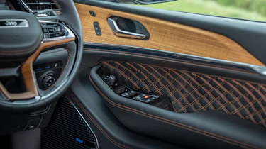 Jeep Grand Cherokee wooden trim
