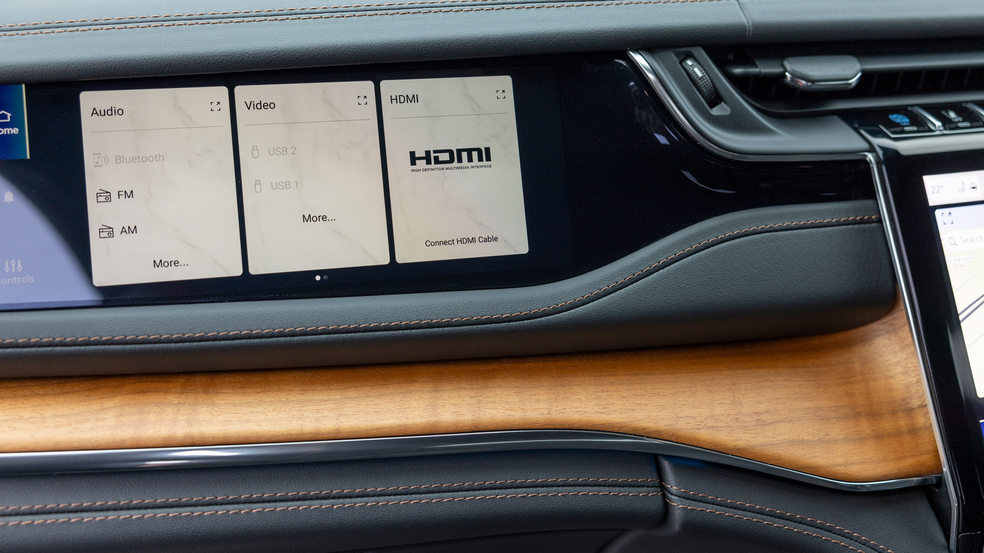 Jeep Grand Cherokee passenger screen