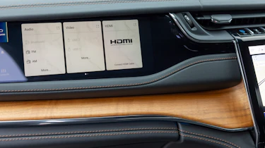 Jeep Grand Cherokee passenger screen