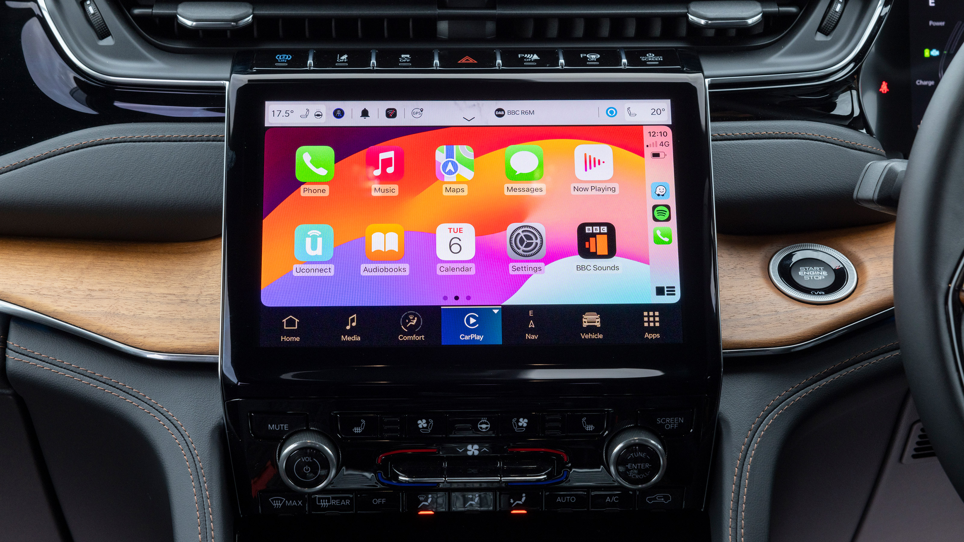 Jeep Grand Cherokee Apple CarPlay