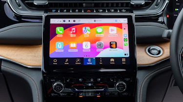 Jeep Grand Cherokee Apple CarPlay