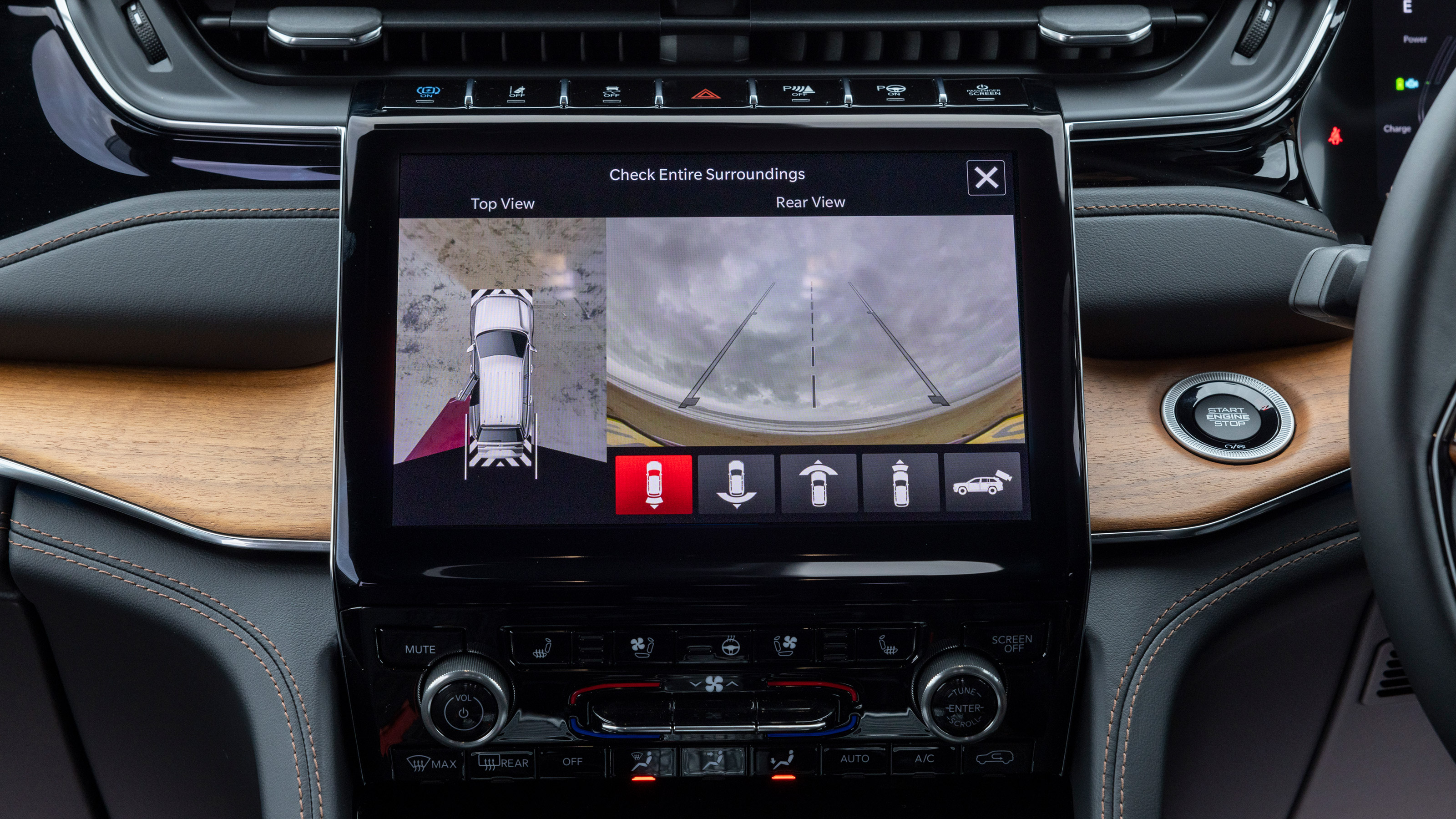 Jeep Grand Cherokee camera view