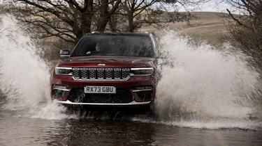 Jeep Grand Cherokee water splash