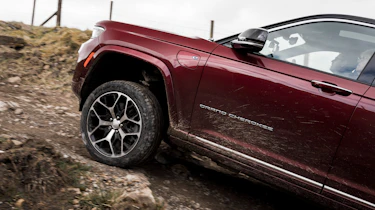 Jeep Grand Cherokee off-road