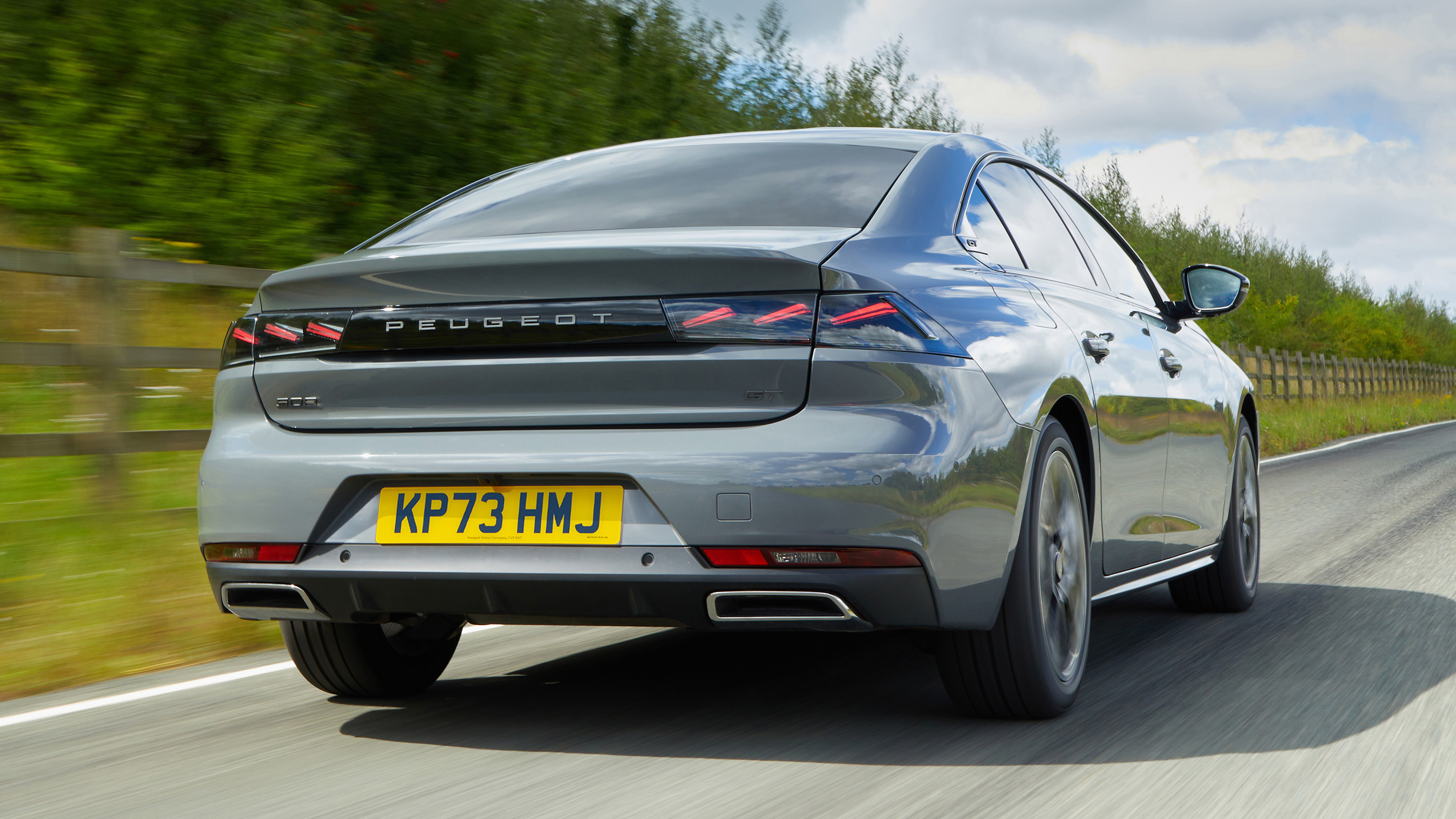 Peugeot 508 PSE 2024 front quarter
