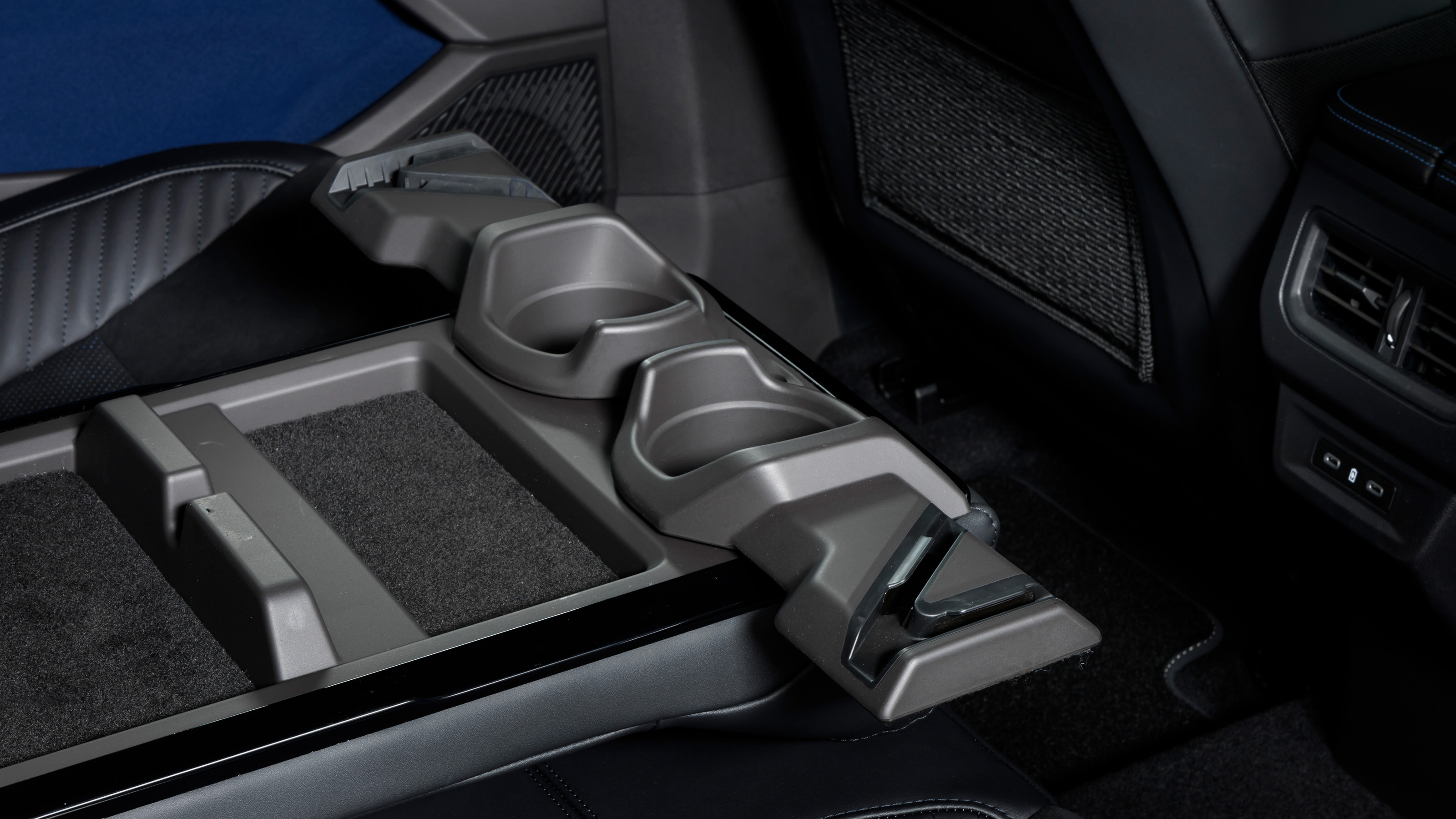 renault Rafale armrest