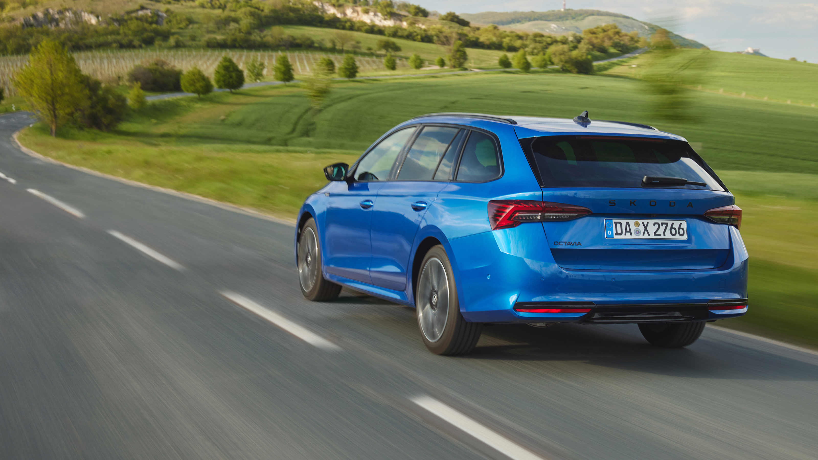 Skoda Octavia Estate facelift driving