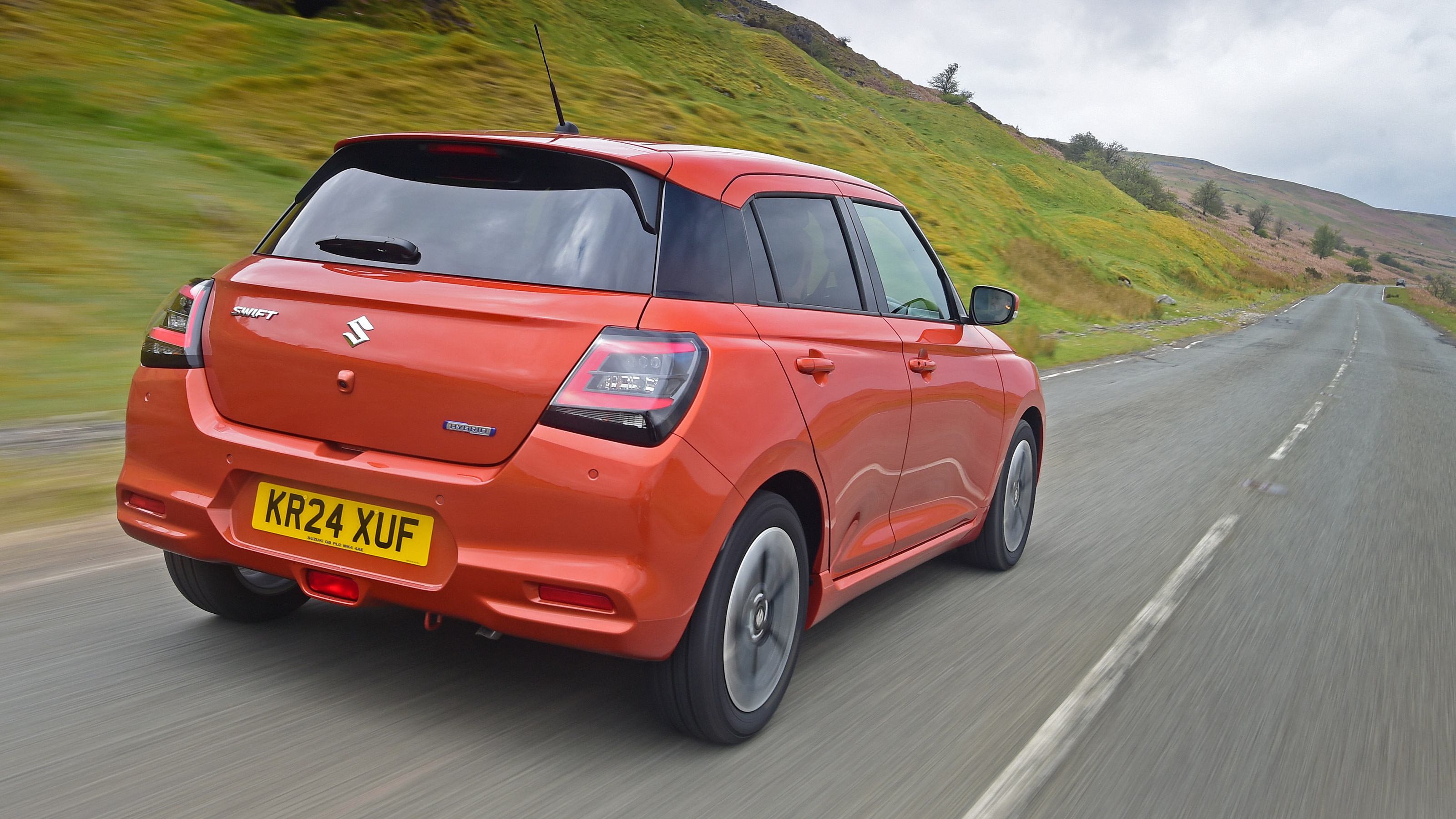 Suzuki Swift UK rear 3/4 tracking
