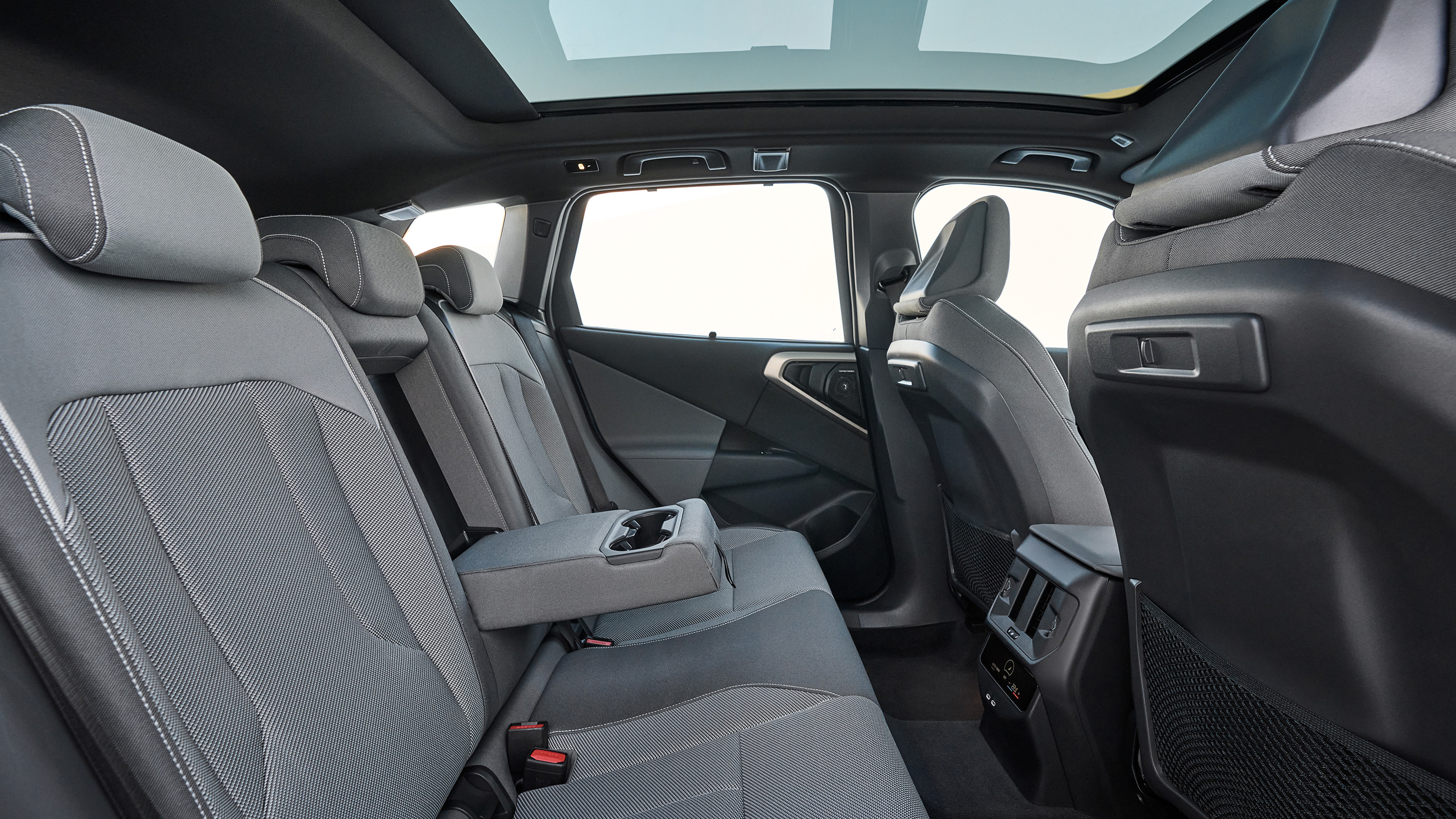 2024 BMW X3 rear seats panoramic roof