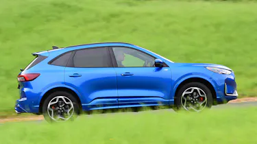 Ford Kuga facelift side panning