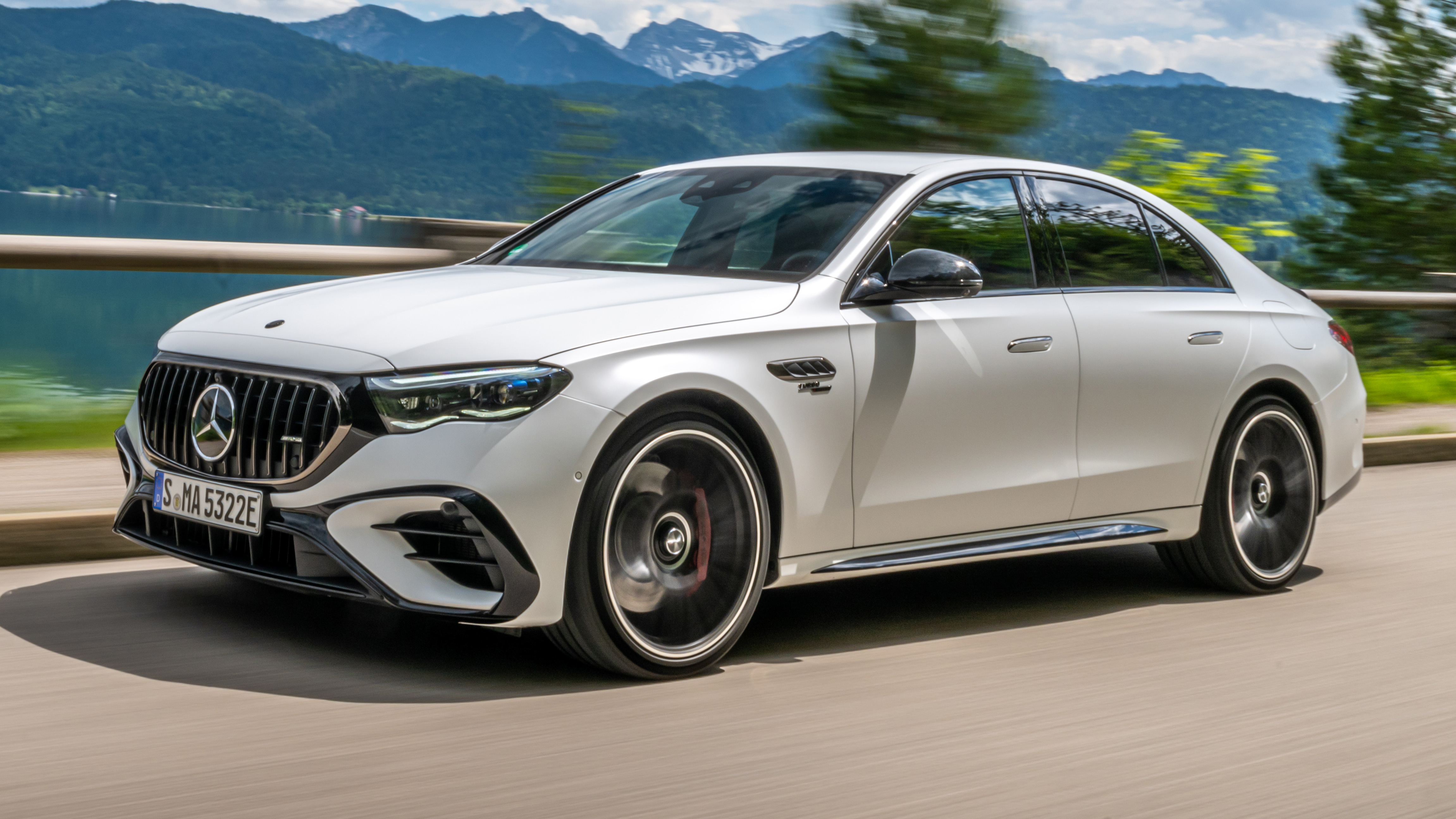 Mercedes AMG E 53 front quarter dynamic