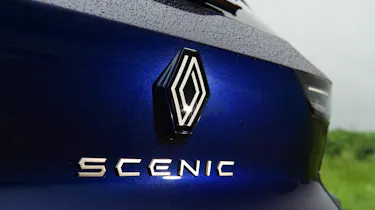 Renault Scenic logo and badge