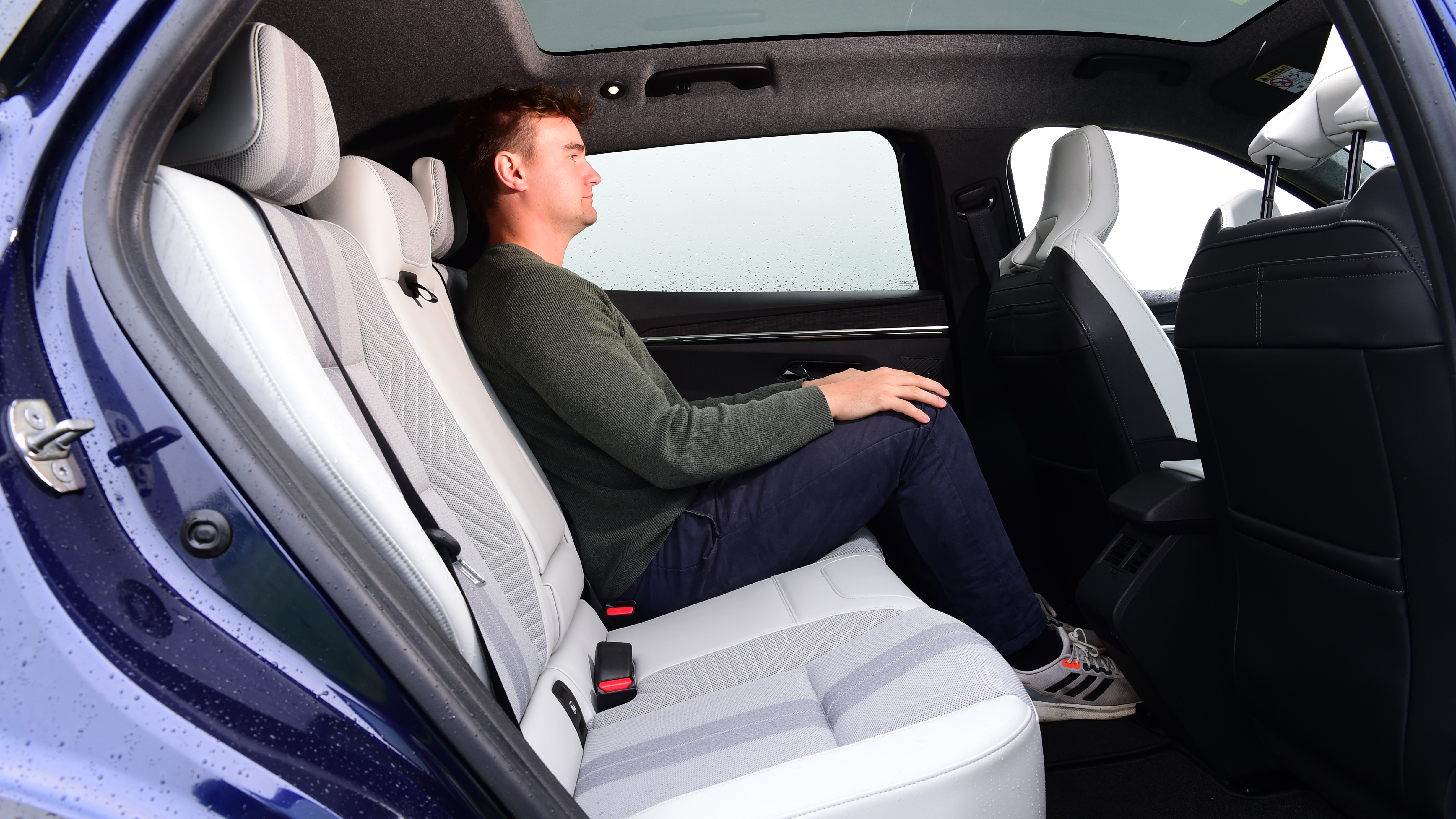 Renault Scenic rear seat space