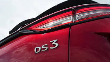 DS 3 E-Tense rear badge