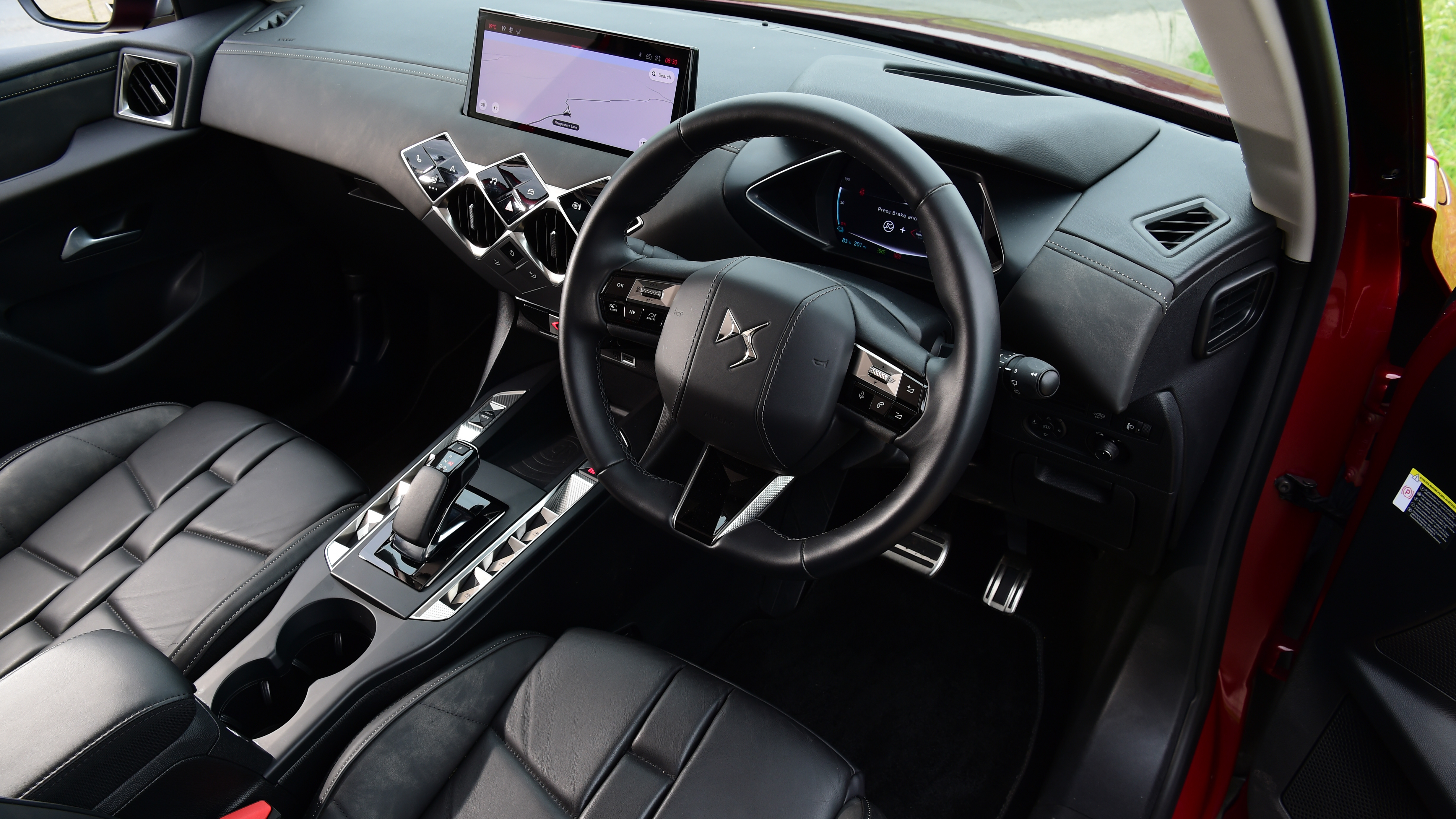 DS 3 E-Tense interior
