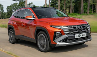Hyundai Tucson front quarter driving