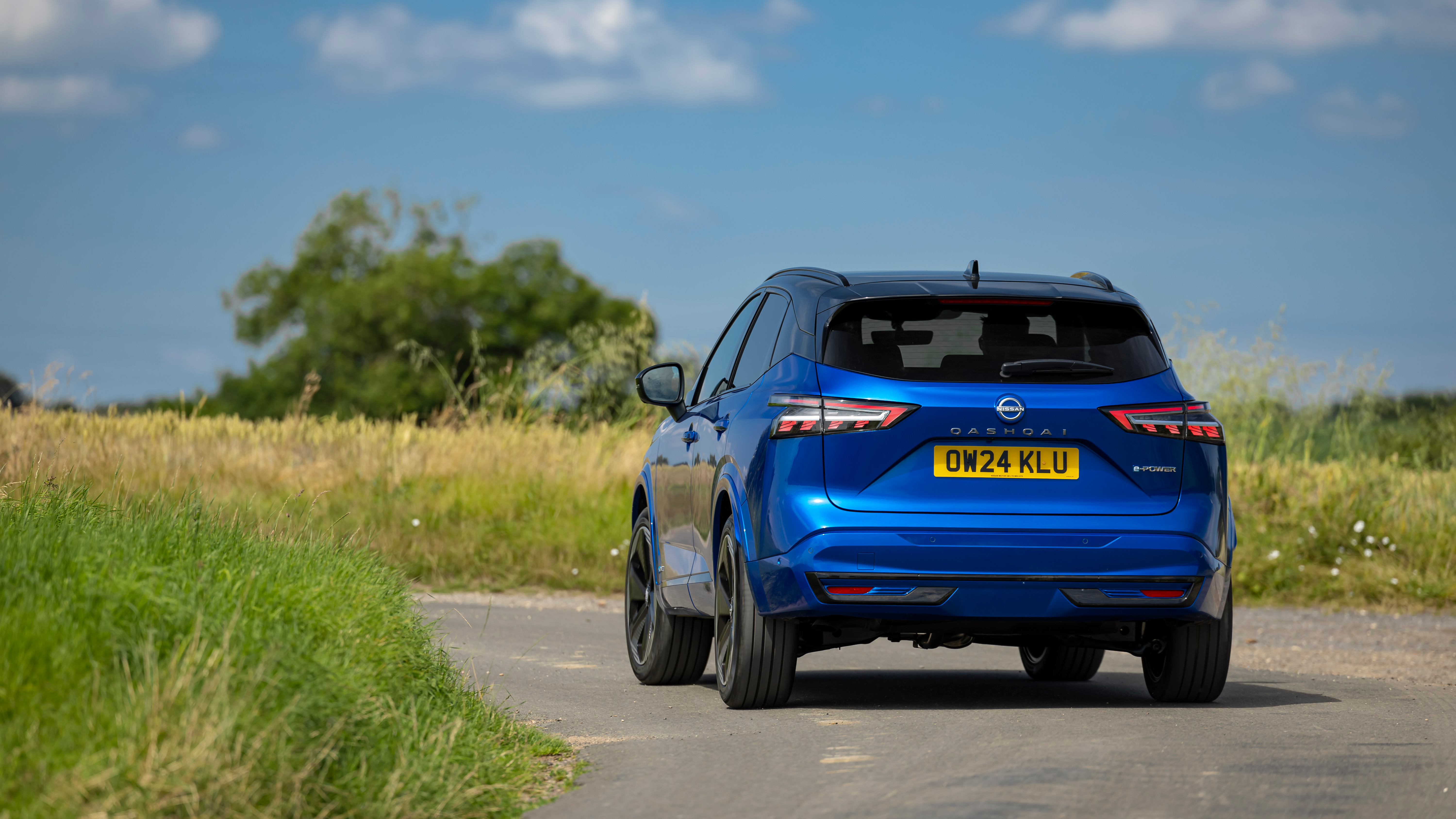 Nissan Qashqai b road
