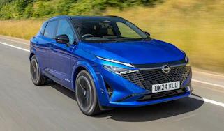 Nissan Qashqai front quarter cruising