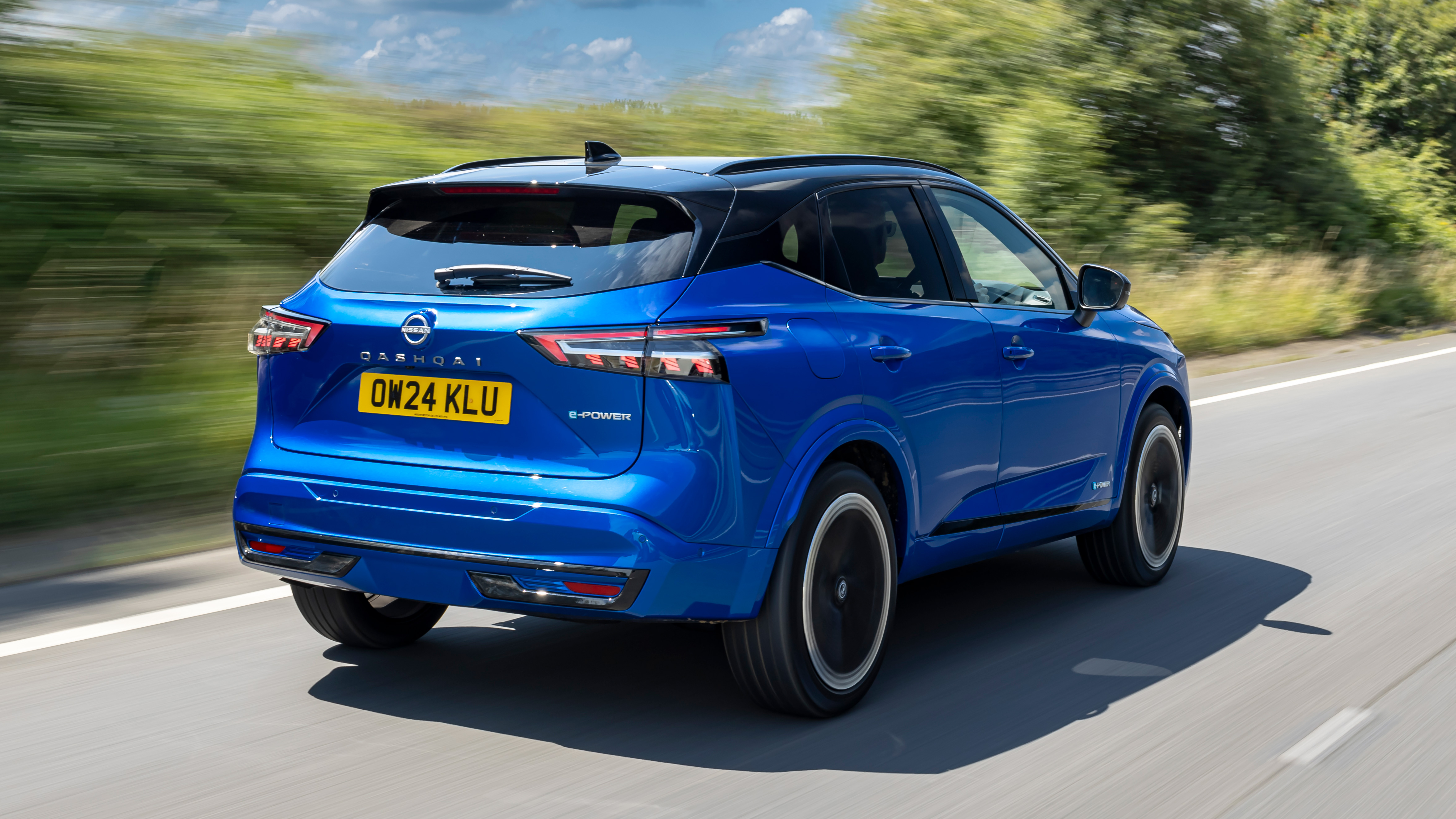 Nissan Qashqai rear quarter cruising