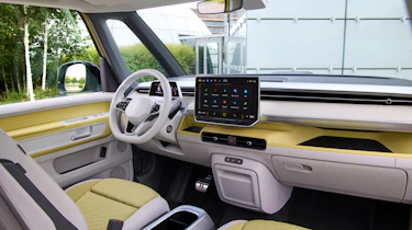 Volkswagen ID. Buzz LWB interior side