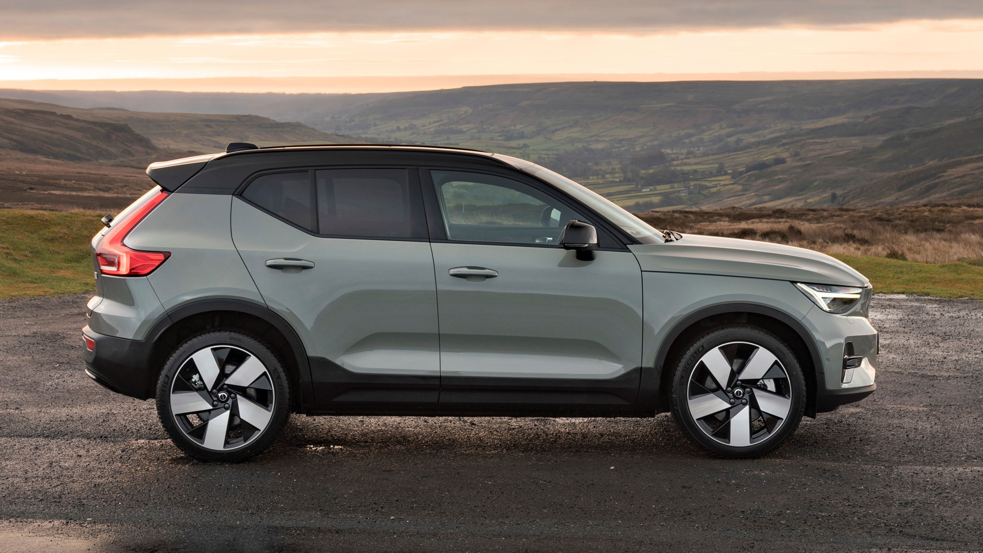 Volvo XC40/EX40 side static