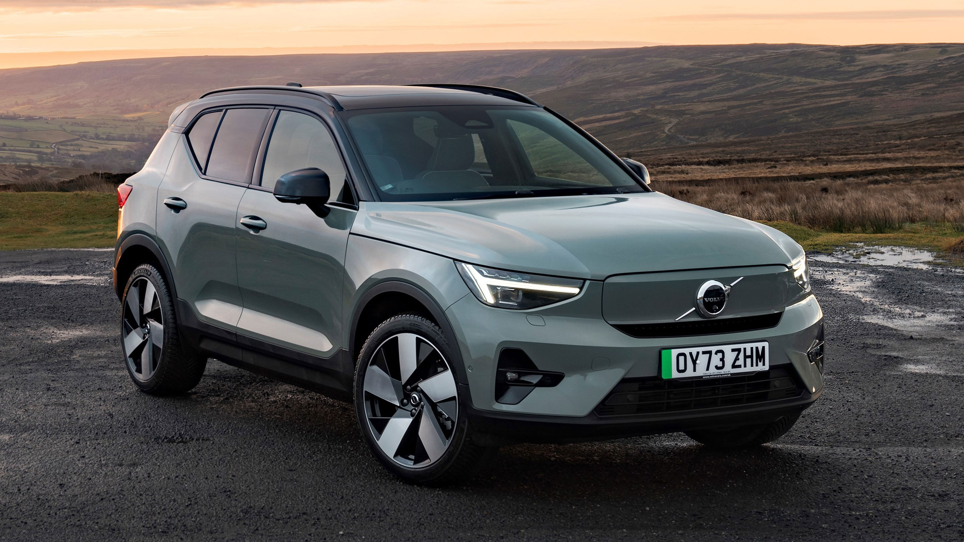 Volvo XC40/EX40 front 3/4 static