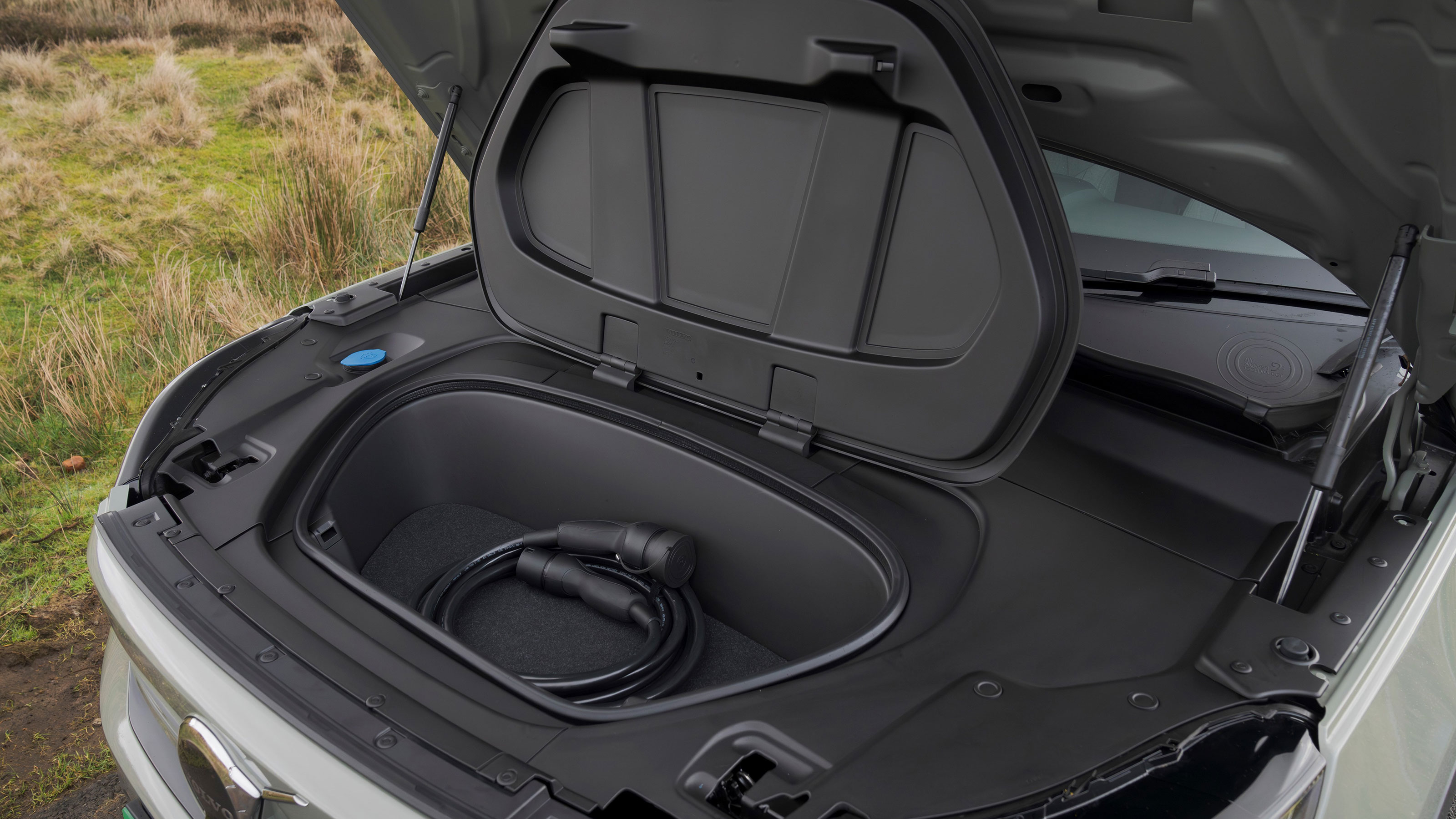 Volvo XC40/EX40 frunk