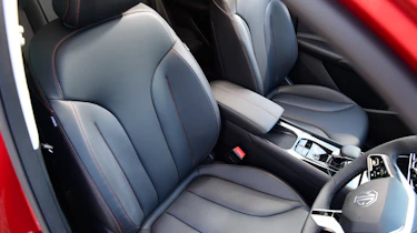 MG HS front seats