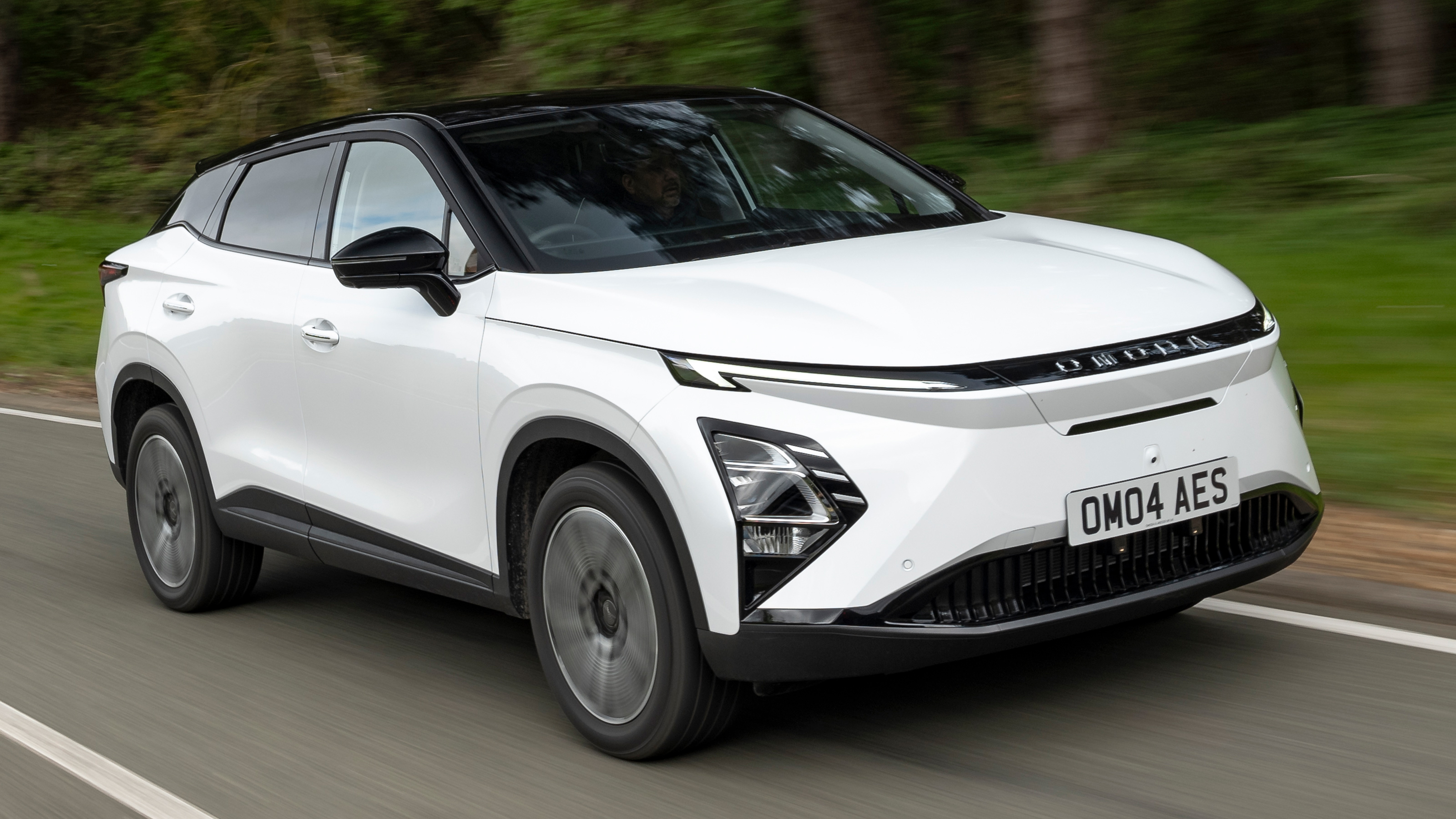Omoda E5 front quarter