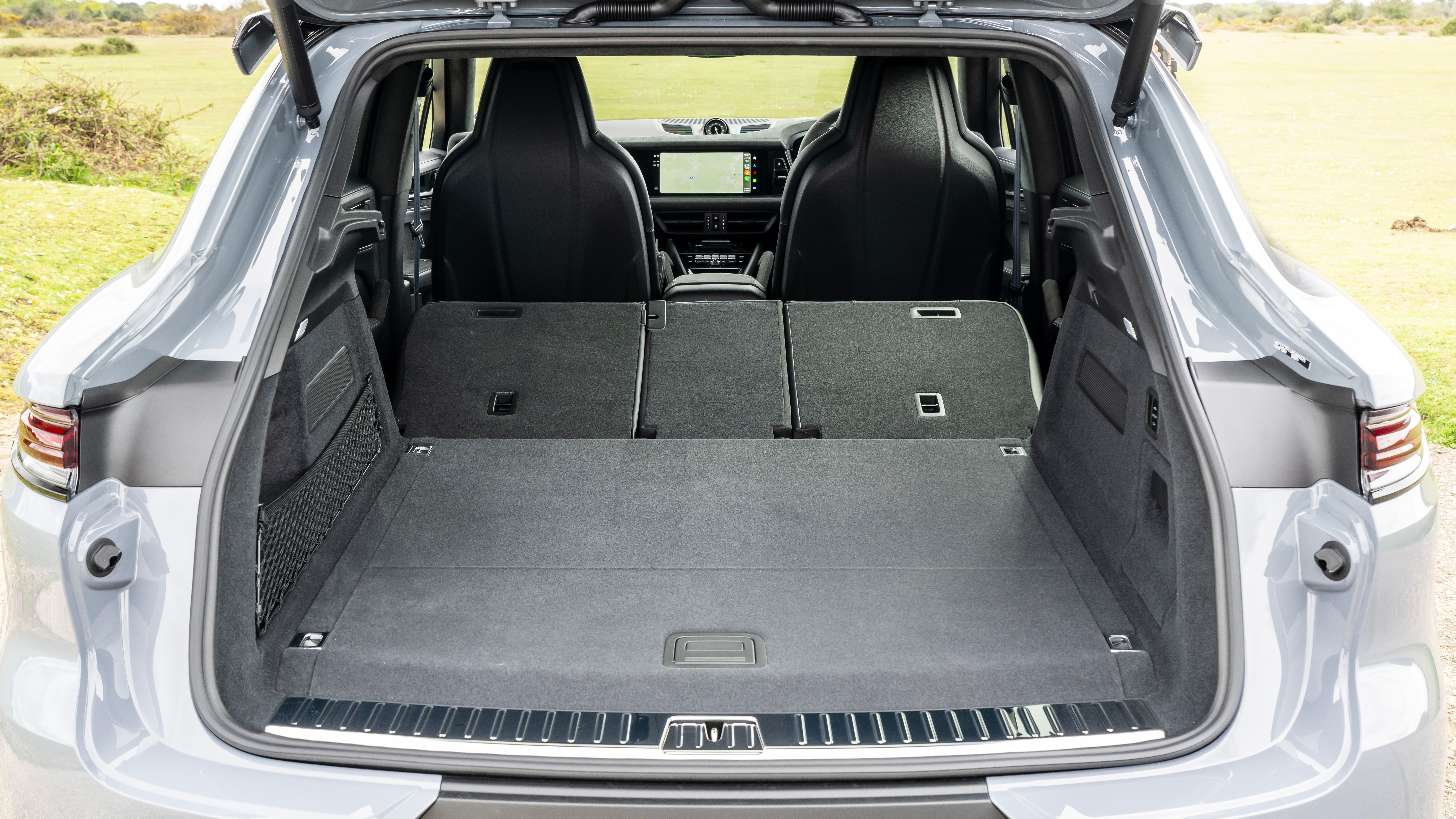 Porsche Cayenne Coupe Turbo E-Hybrid boot seats down