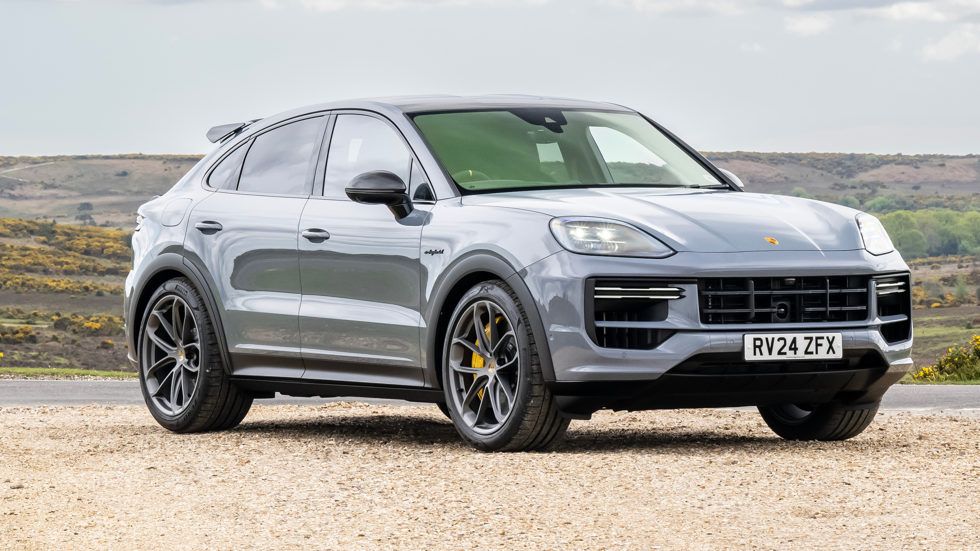 Porsche Cayenne Coupe Turbo E-Hybrid front quarter static
