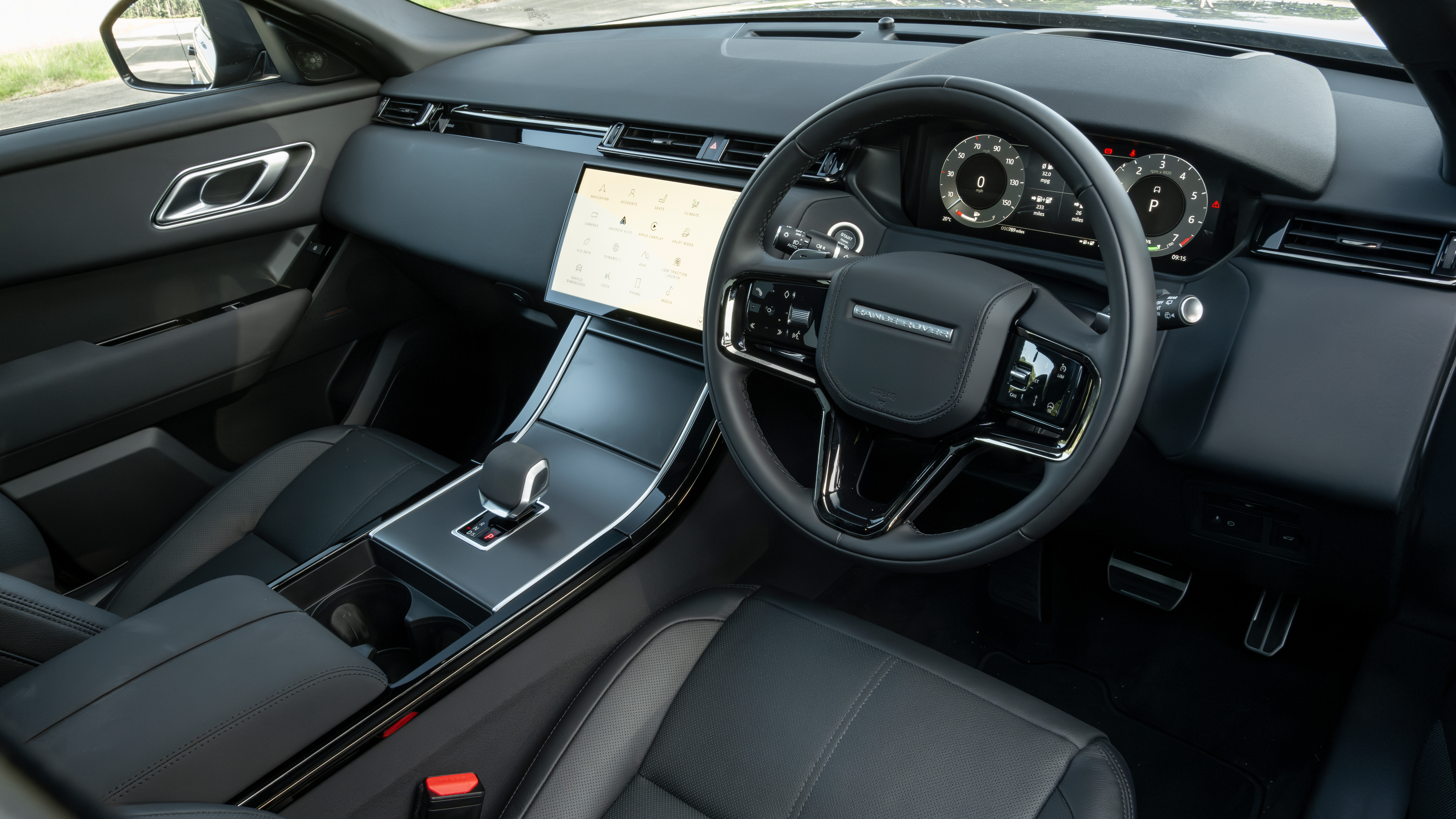 Range Rover Velar interior side