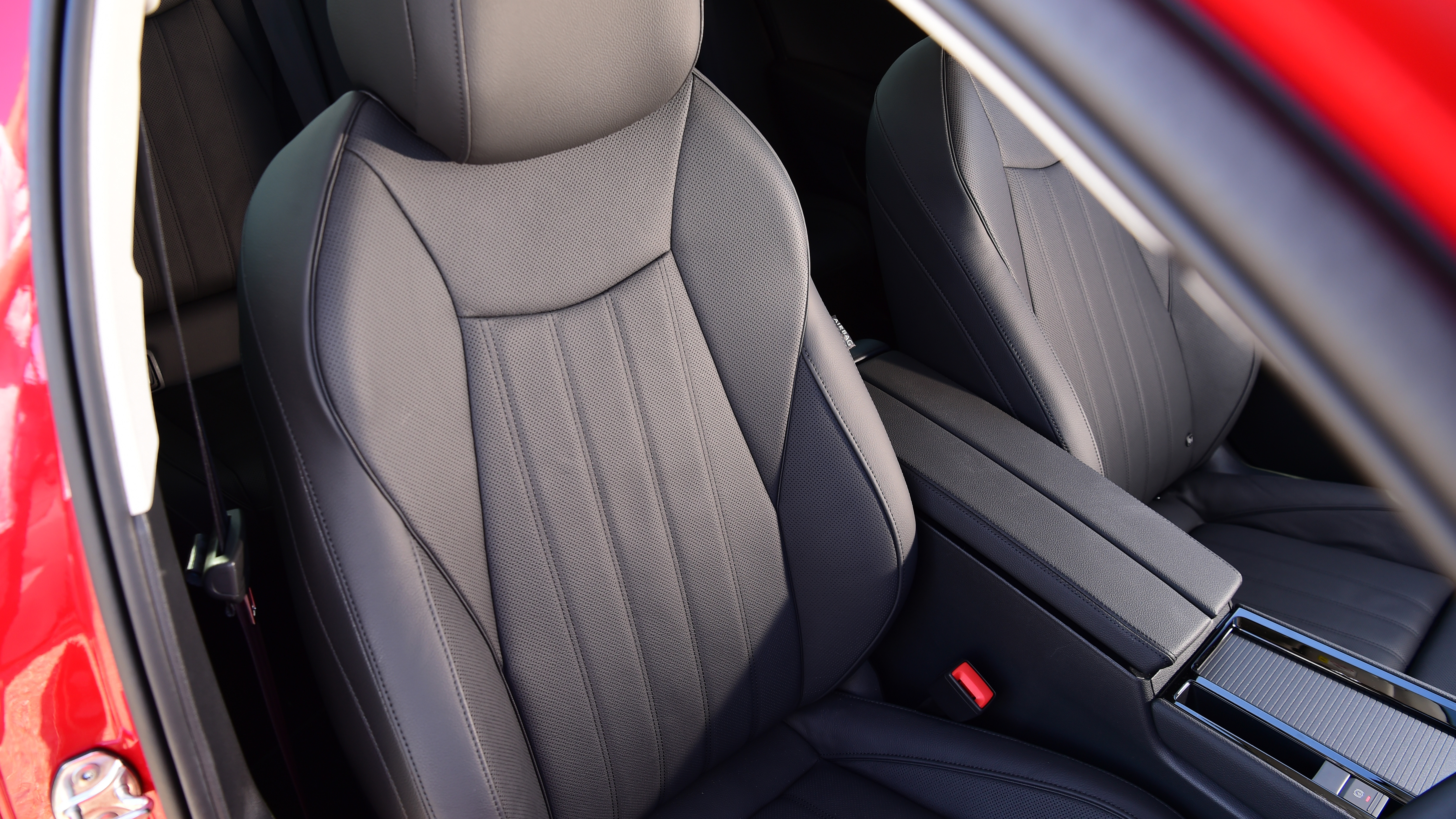 Skoda Superb front seats