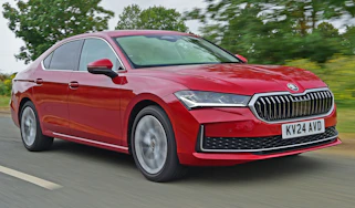 Skoda Superb front quarter driving