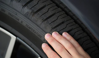 Tyre tread depth