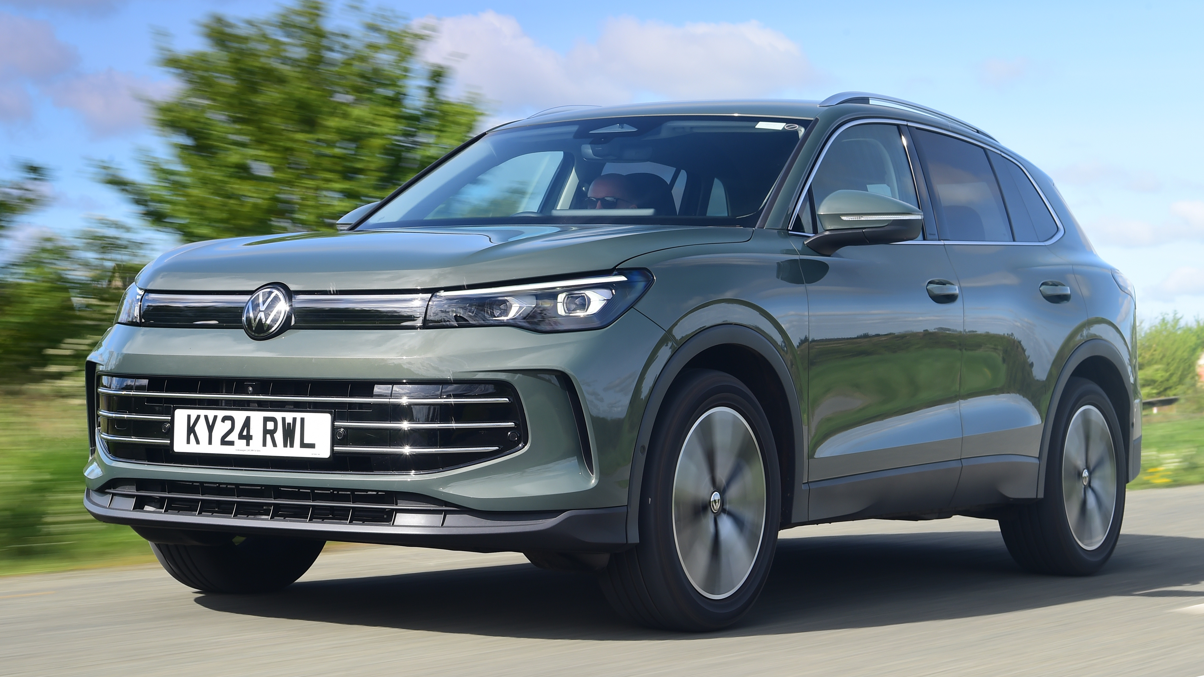 Volkswagen Tiguan front quarter driving