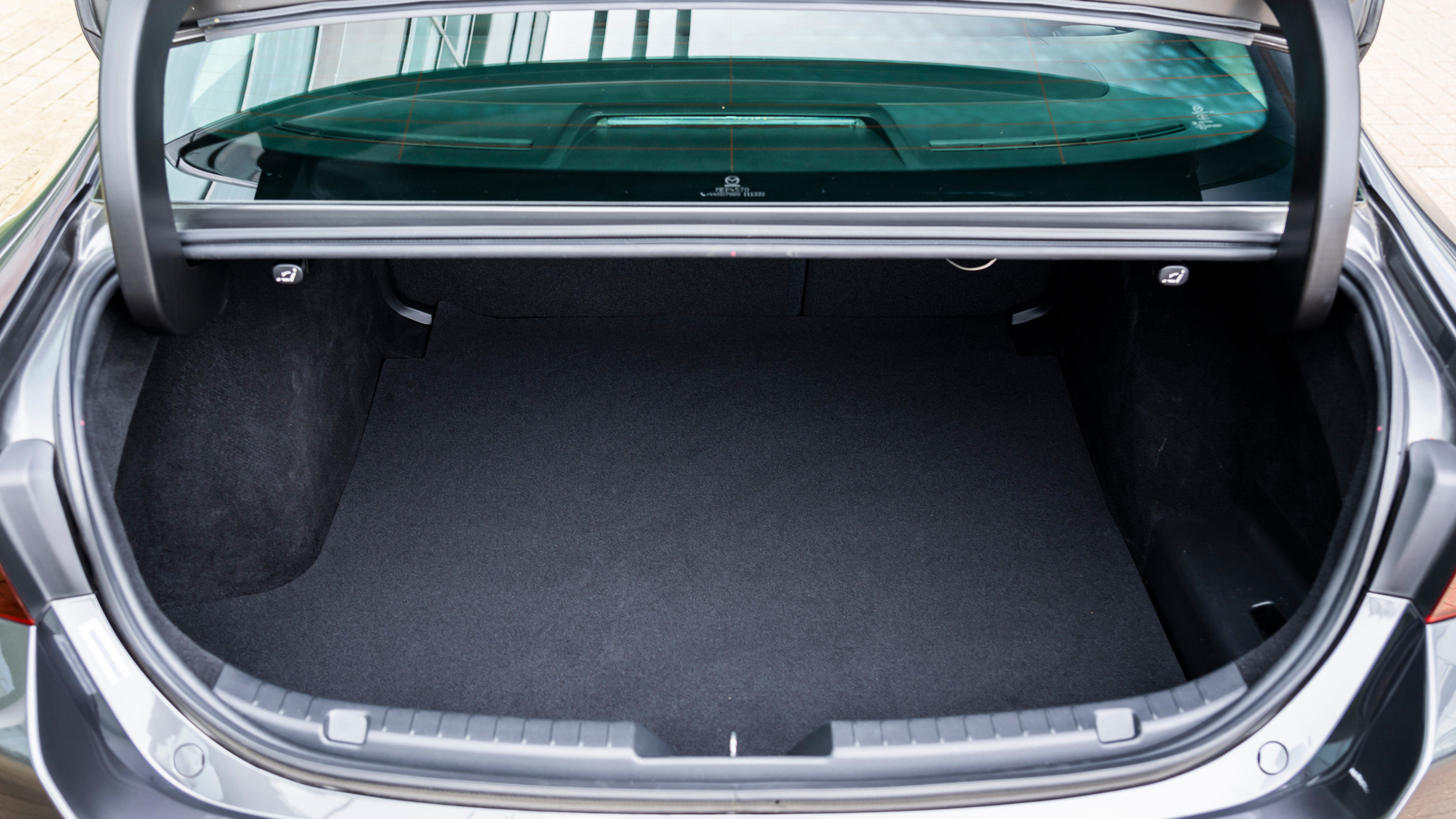 Mazda3 Saloon boot