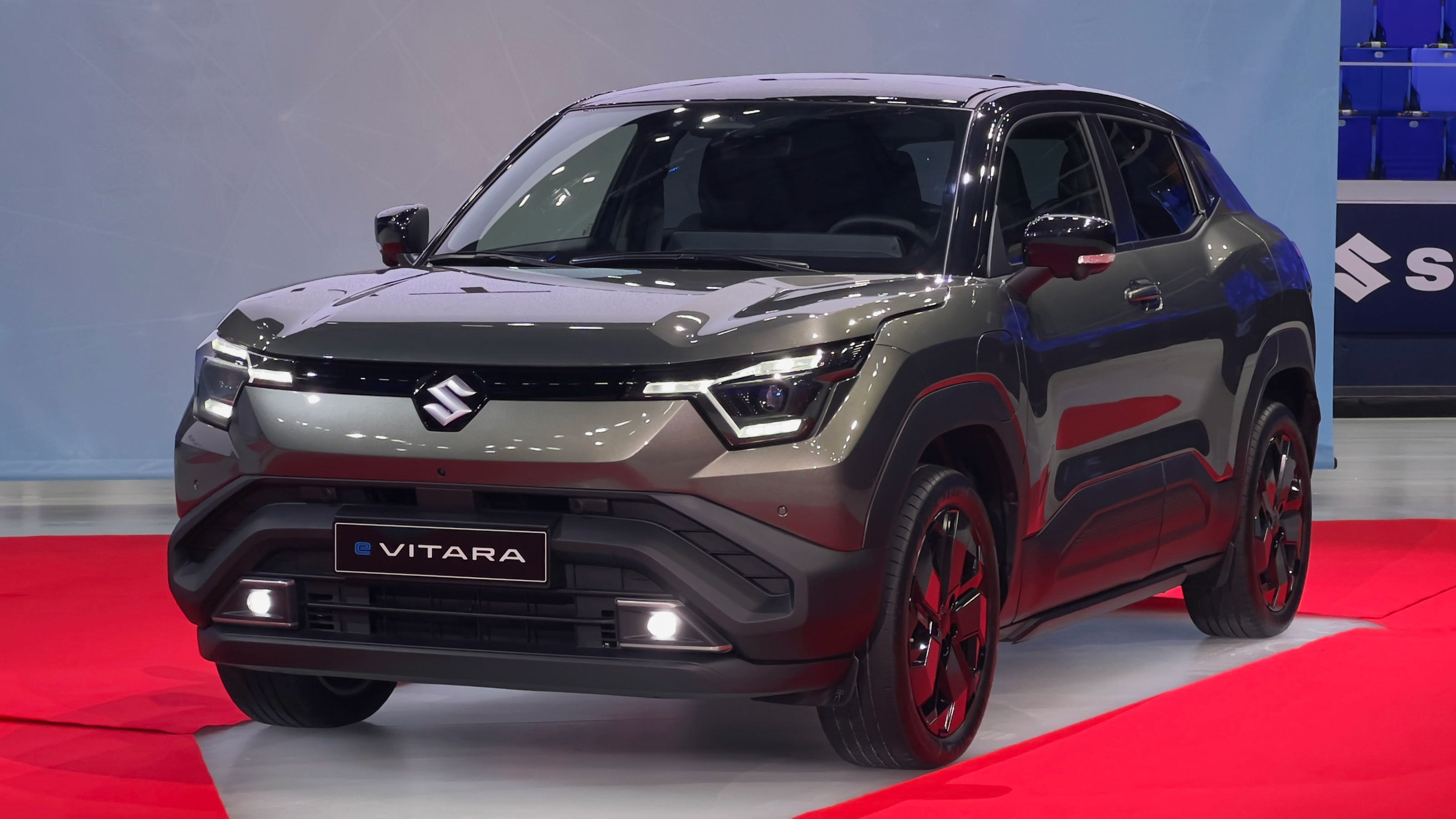 Suzuki e Vitara reveal front