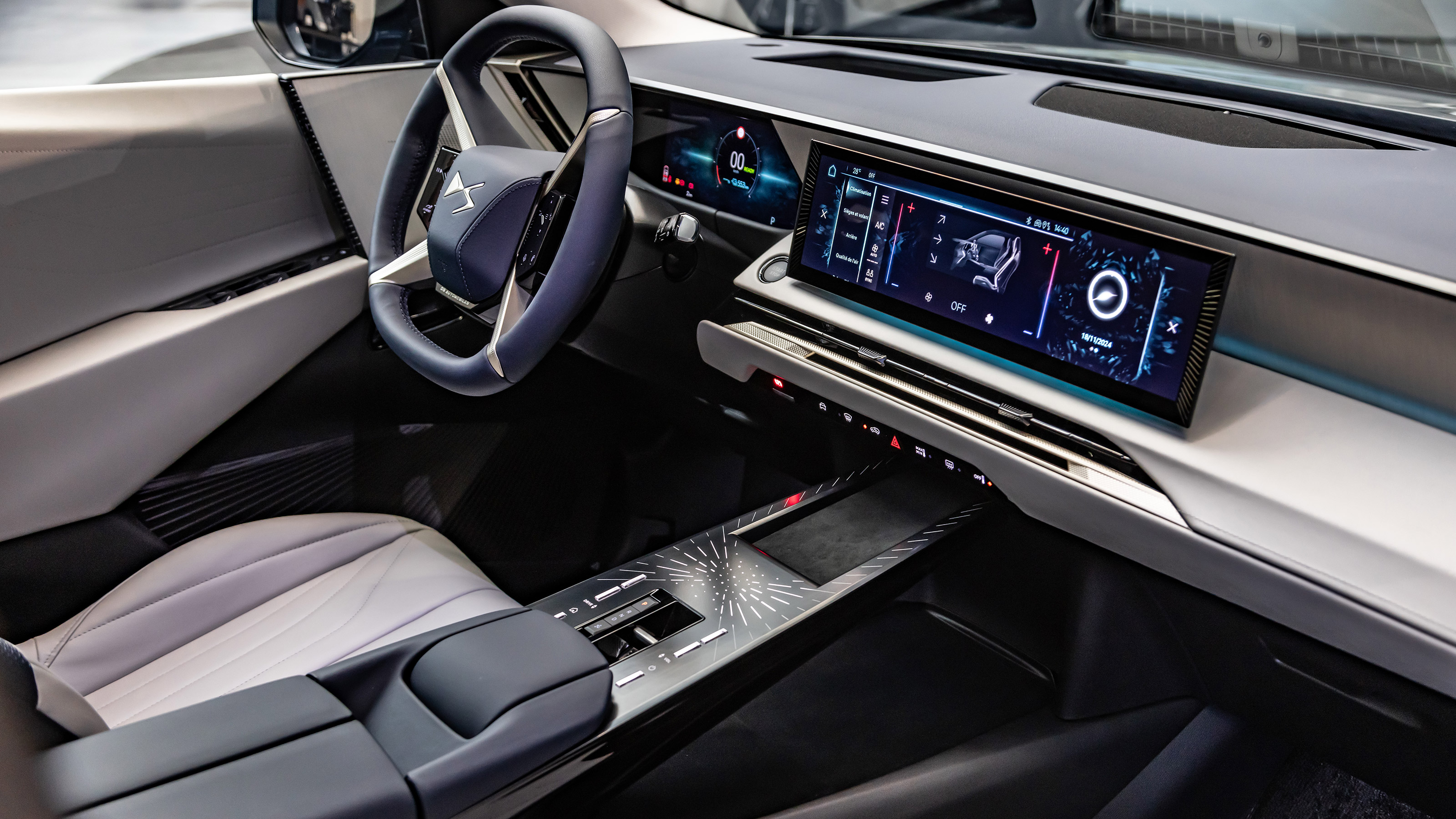 DS No8 interior