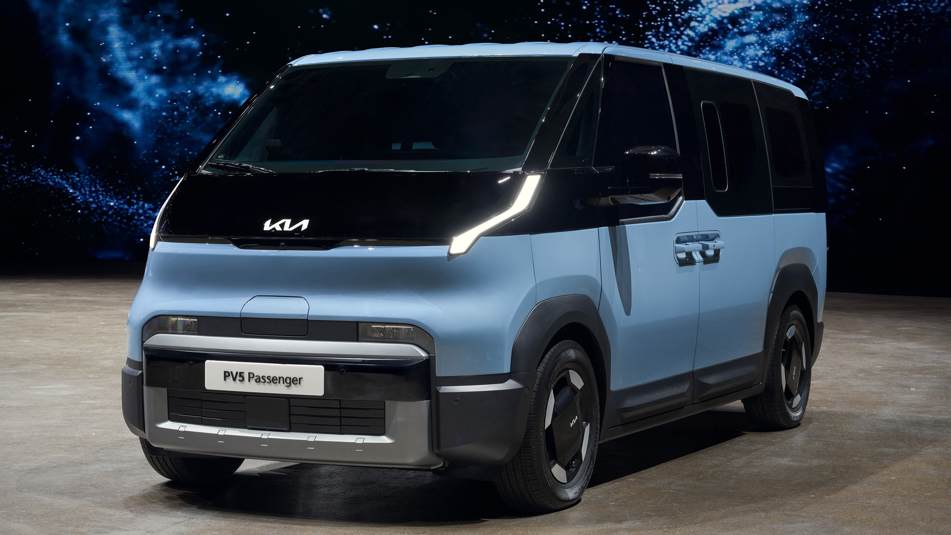 Kia PV5 Passenger front quarter